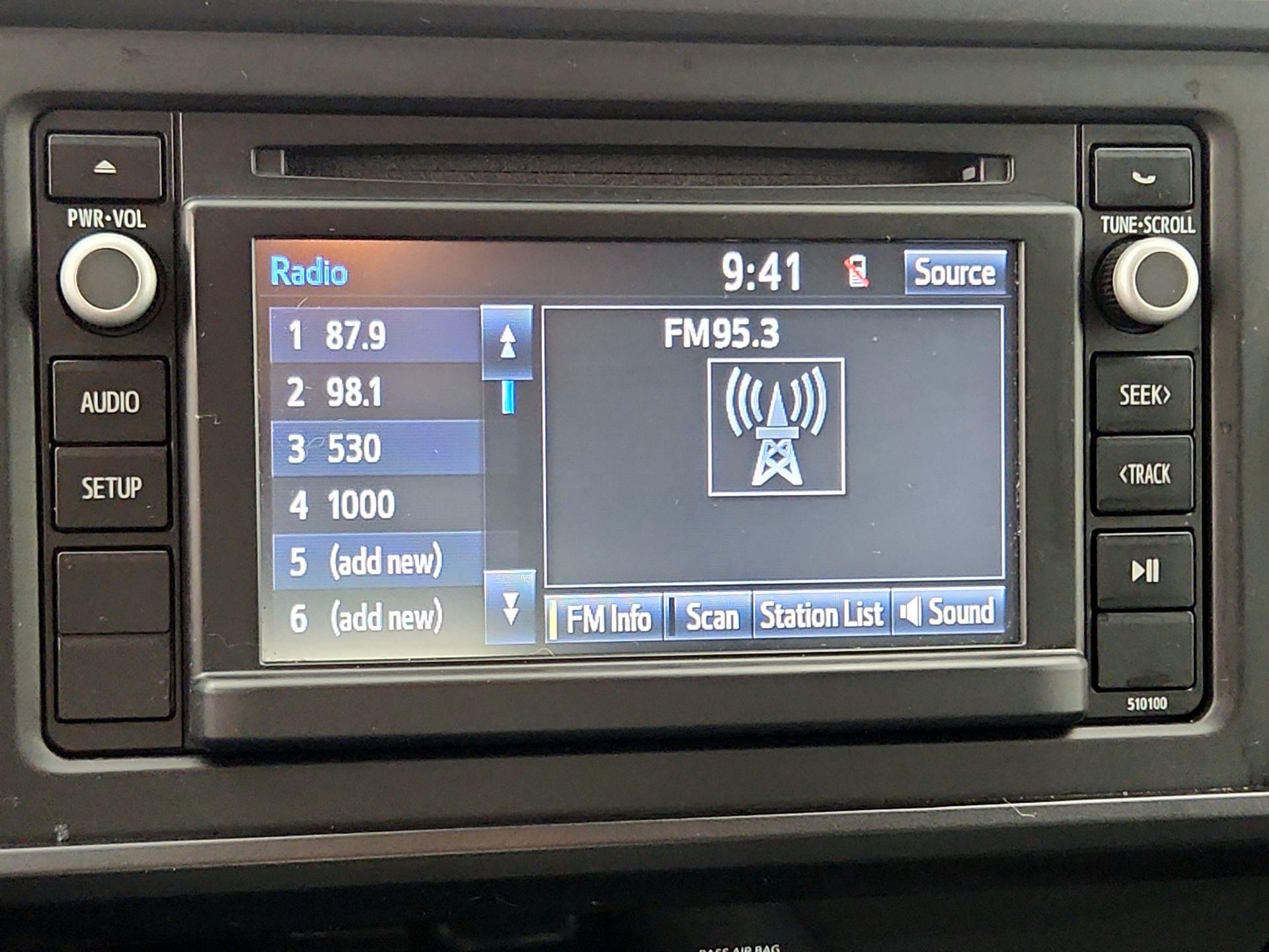 Thumbnail: 2018 Toyota Tacoma - 15