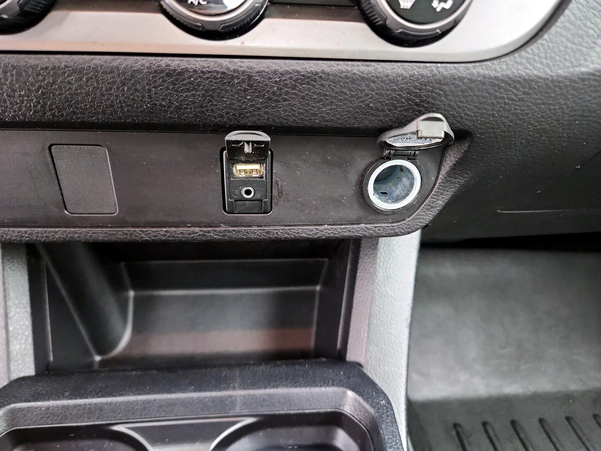 Thumbnail: 2018 Toyota Tacoma - 18