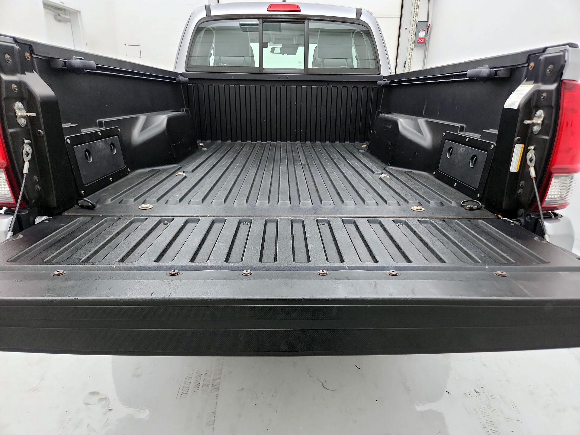 Thumbnail: 2018 Toyota Tacoma - 20