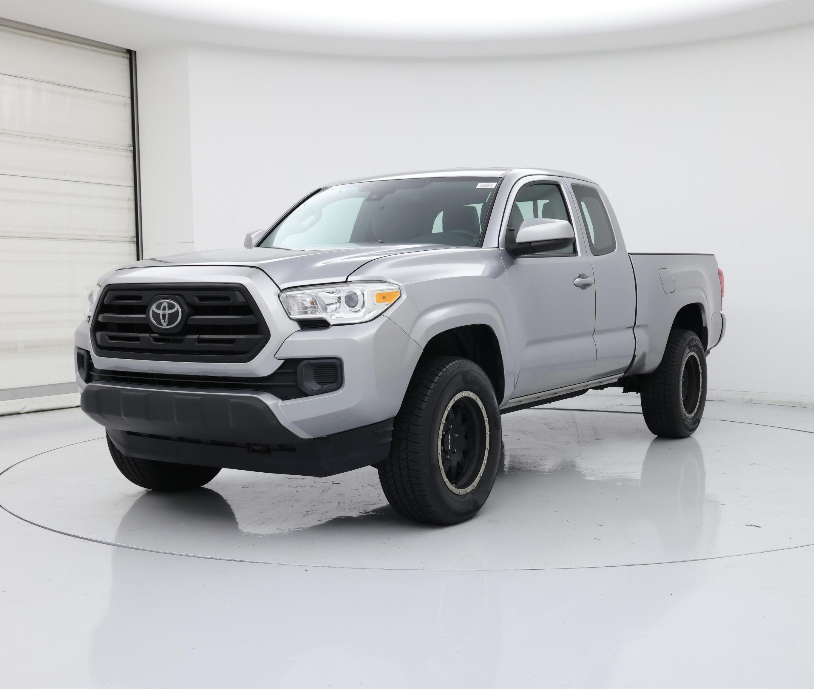 Thumbnail: 2018 Toyota Tacoma - 4
