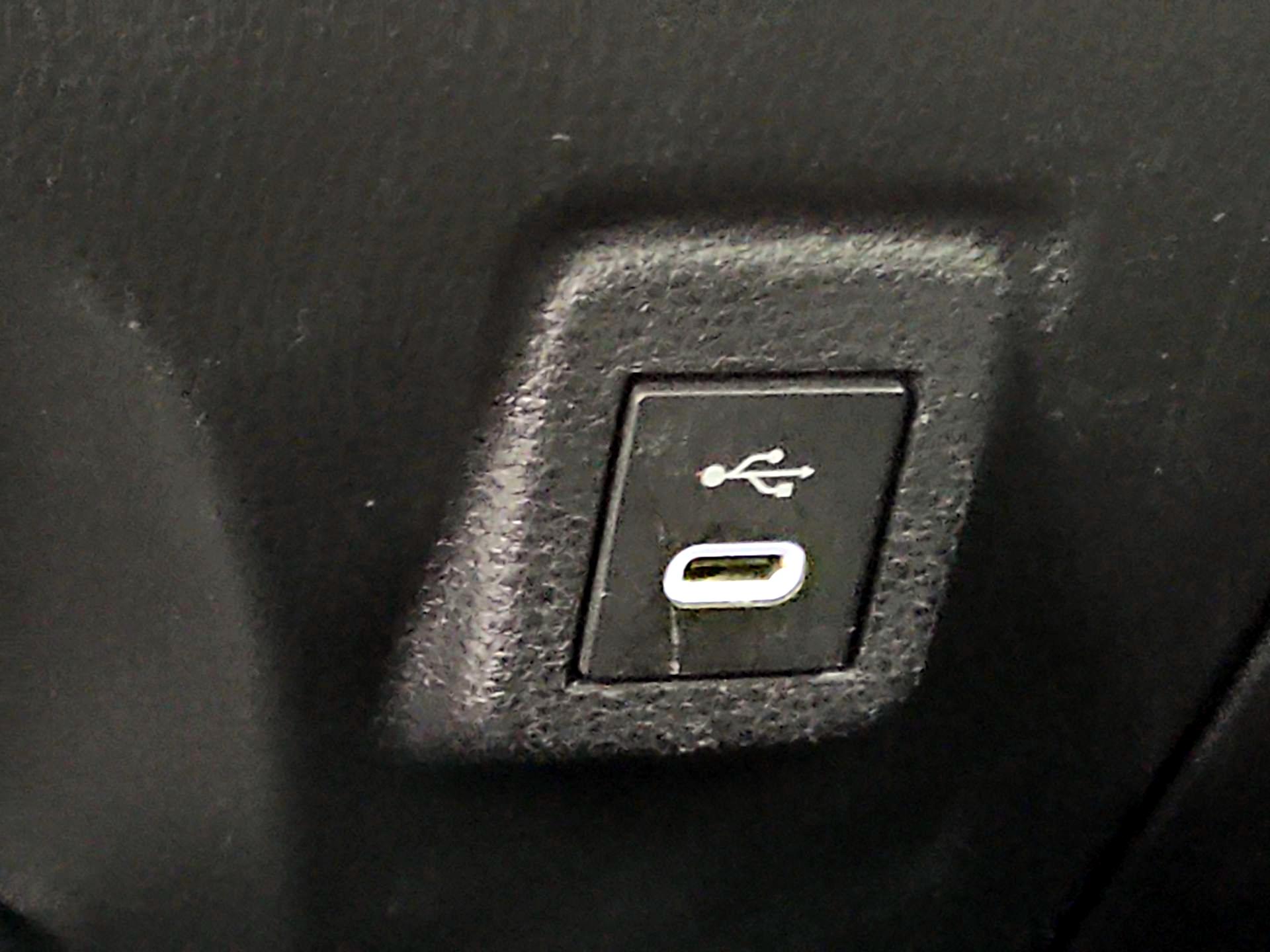 Thumbnail: 2025 Toyota Corolla - 19