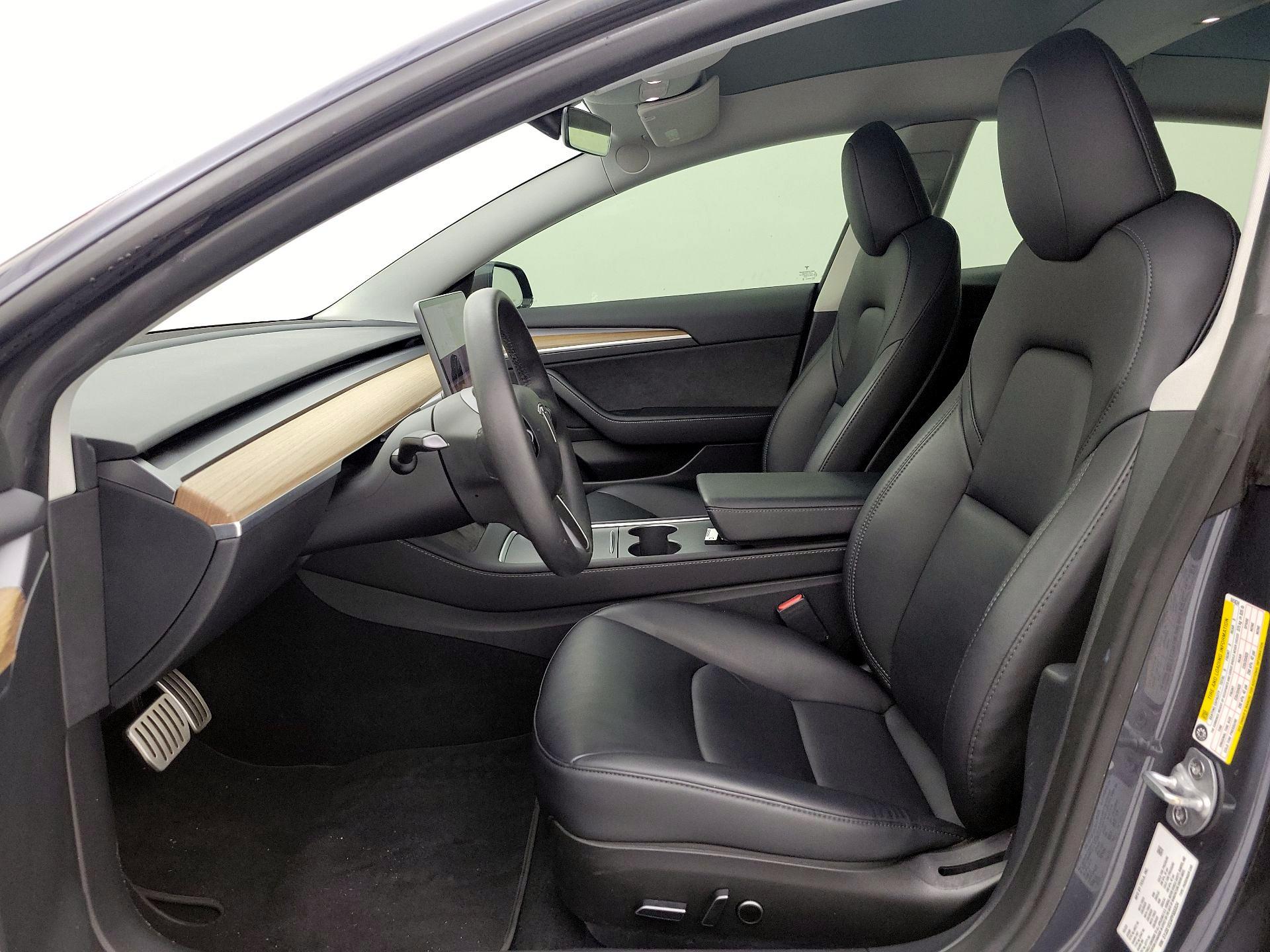 Thumbnail: 2023 Tesla Model 3 - 11