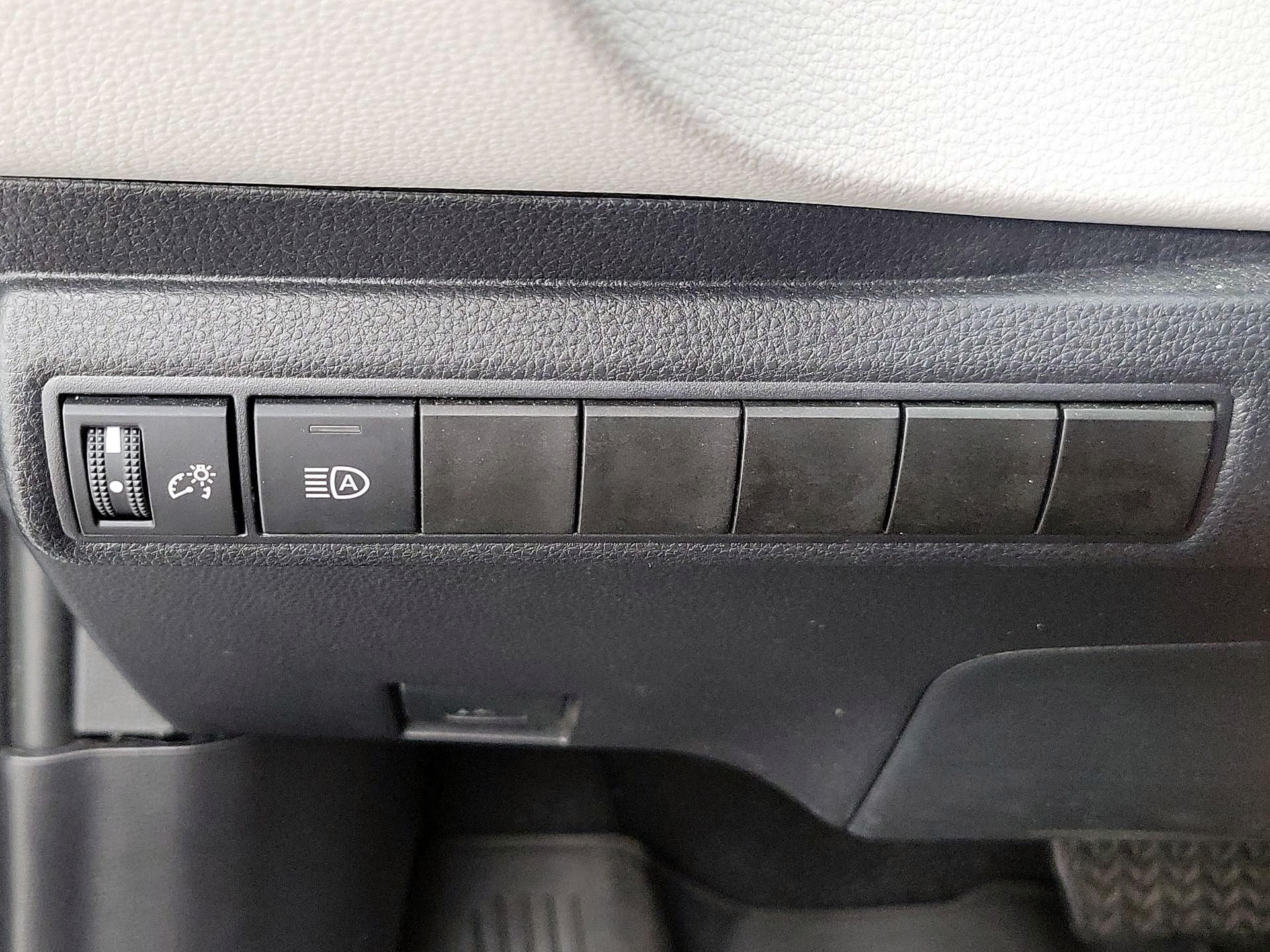 Thumbnail: 2025 Toyota Corolla - 13