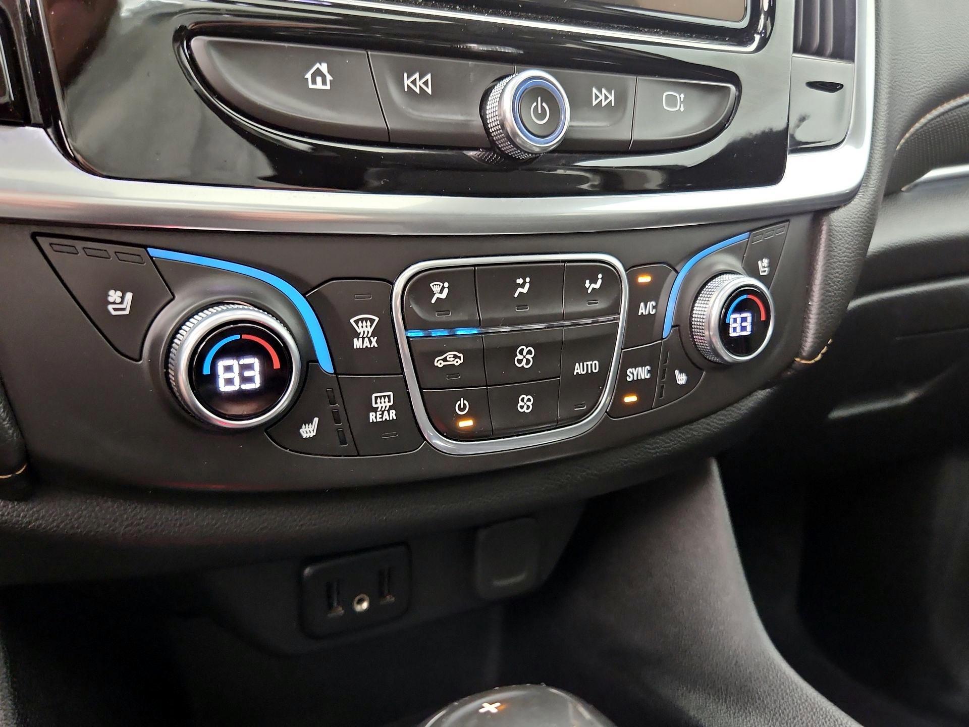 Thumbnail: 2019 Chevrolet Traverse - 16