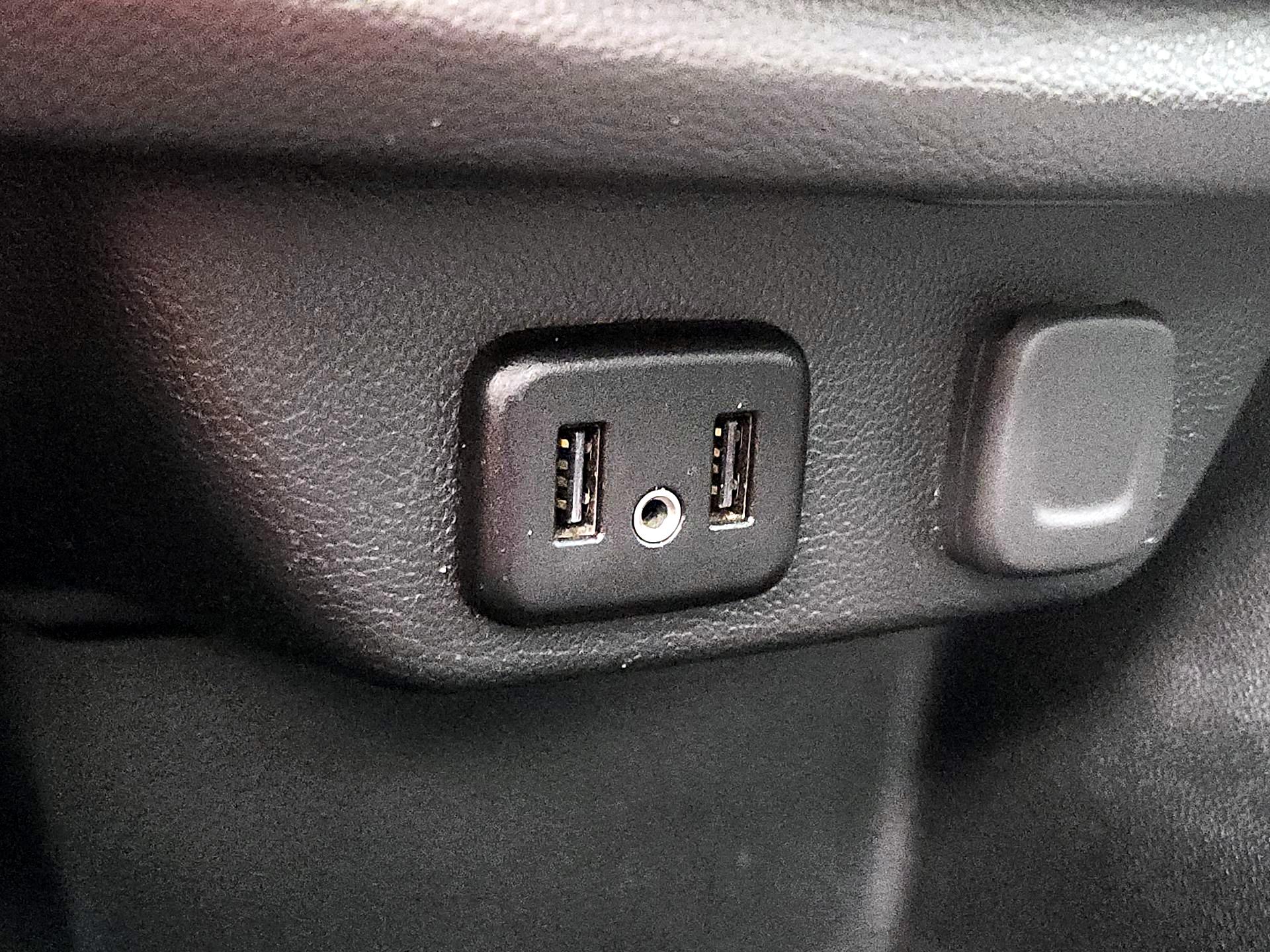 Thumbnail: 2019 Chevrolet Traverse - 18