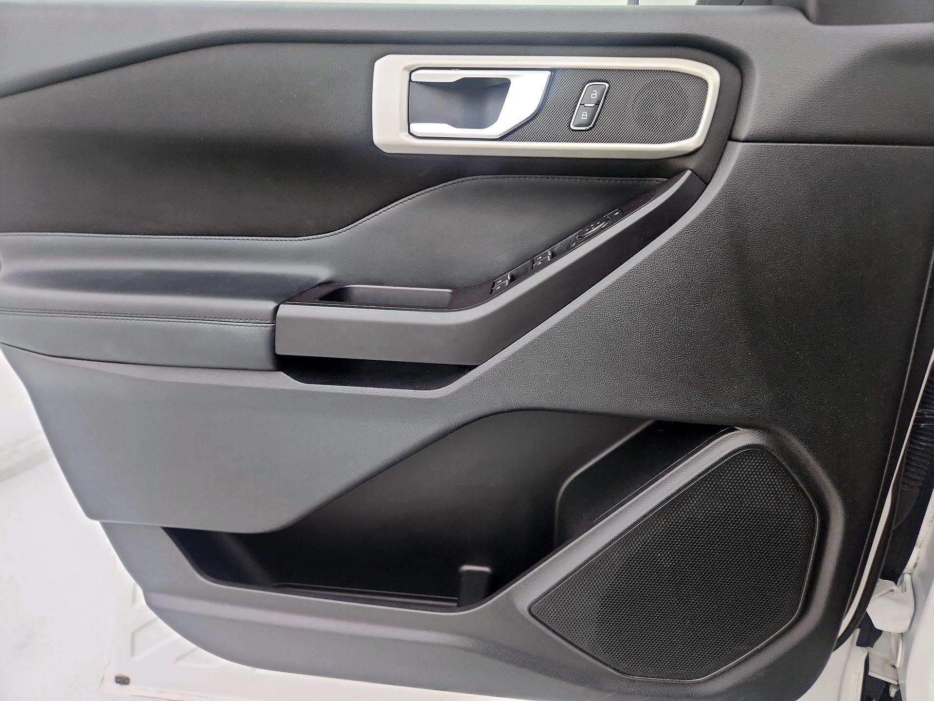 Thumbnail: 2020 Ford Explorer - 12