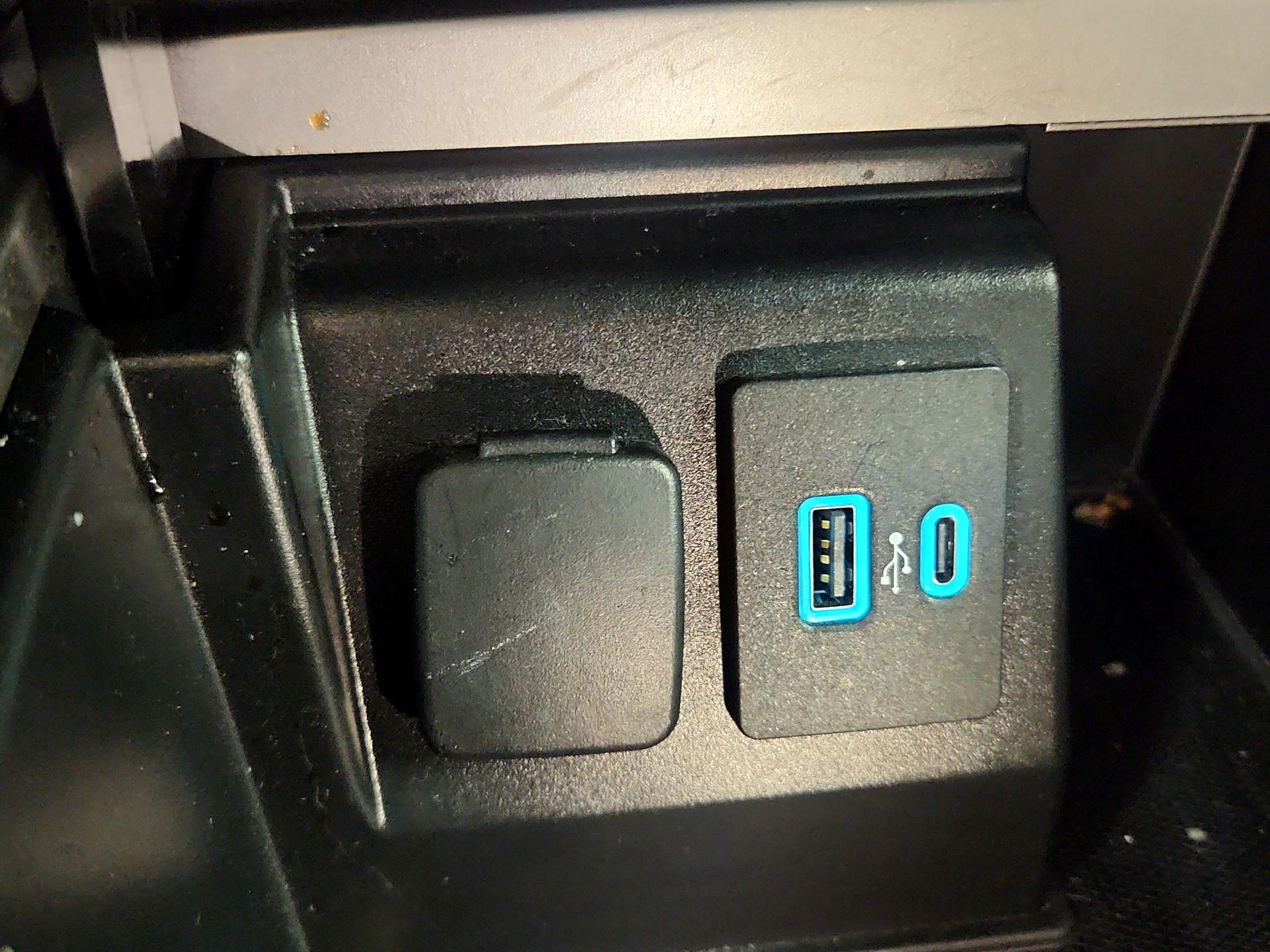 Thumbnail: 2020 Ford Explorer - 18