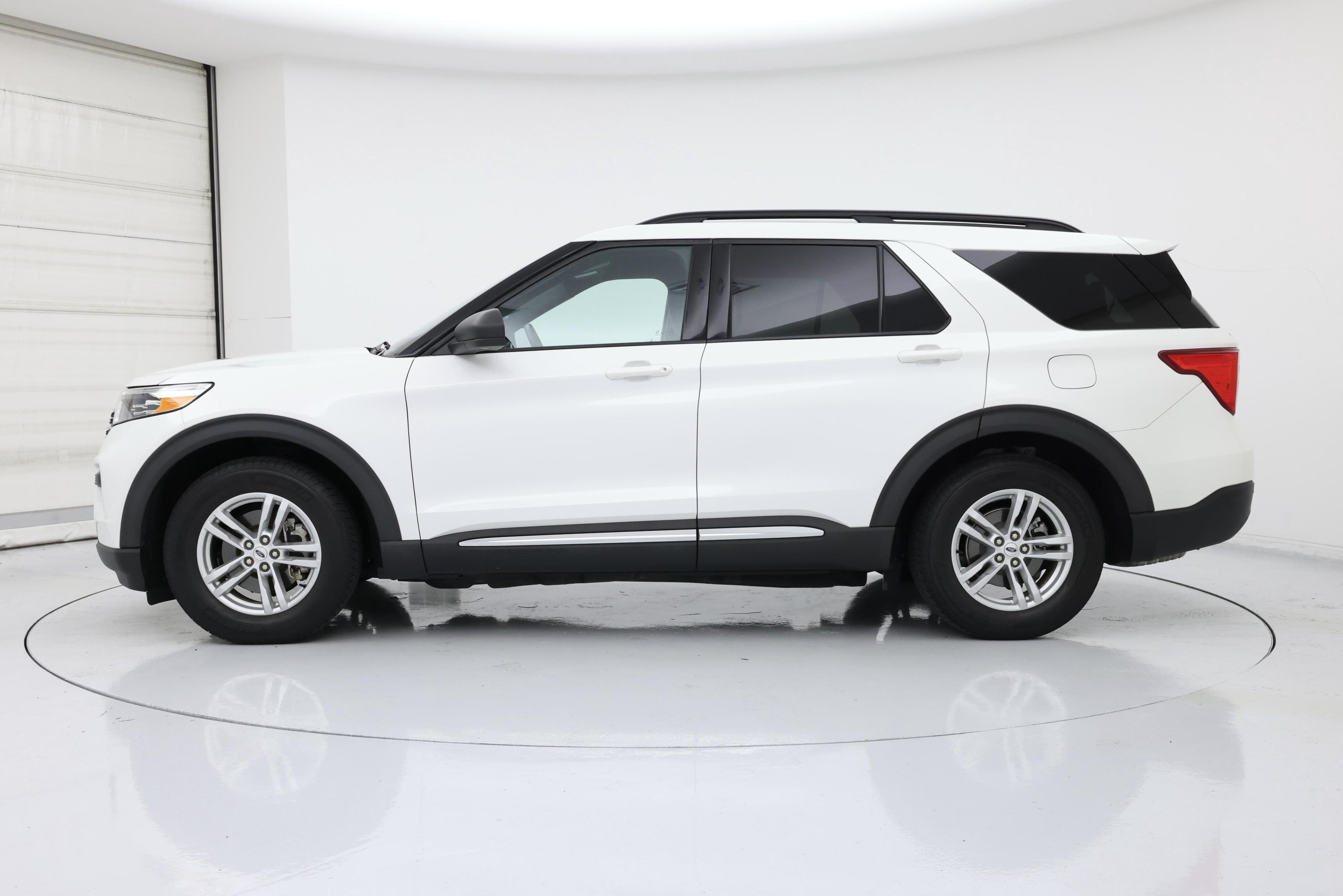 Thumbnail: 2020 Ford Explorer - 3