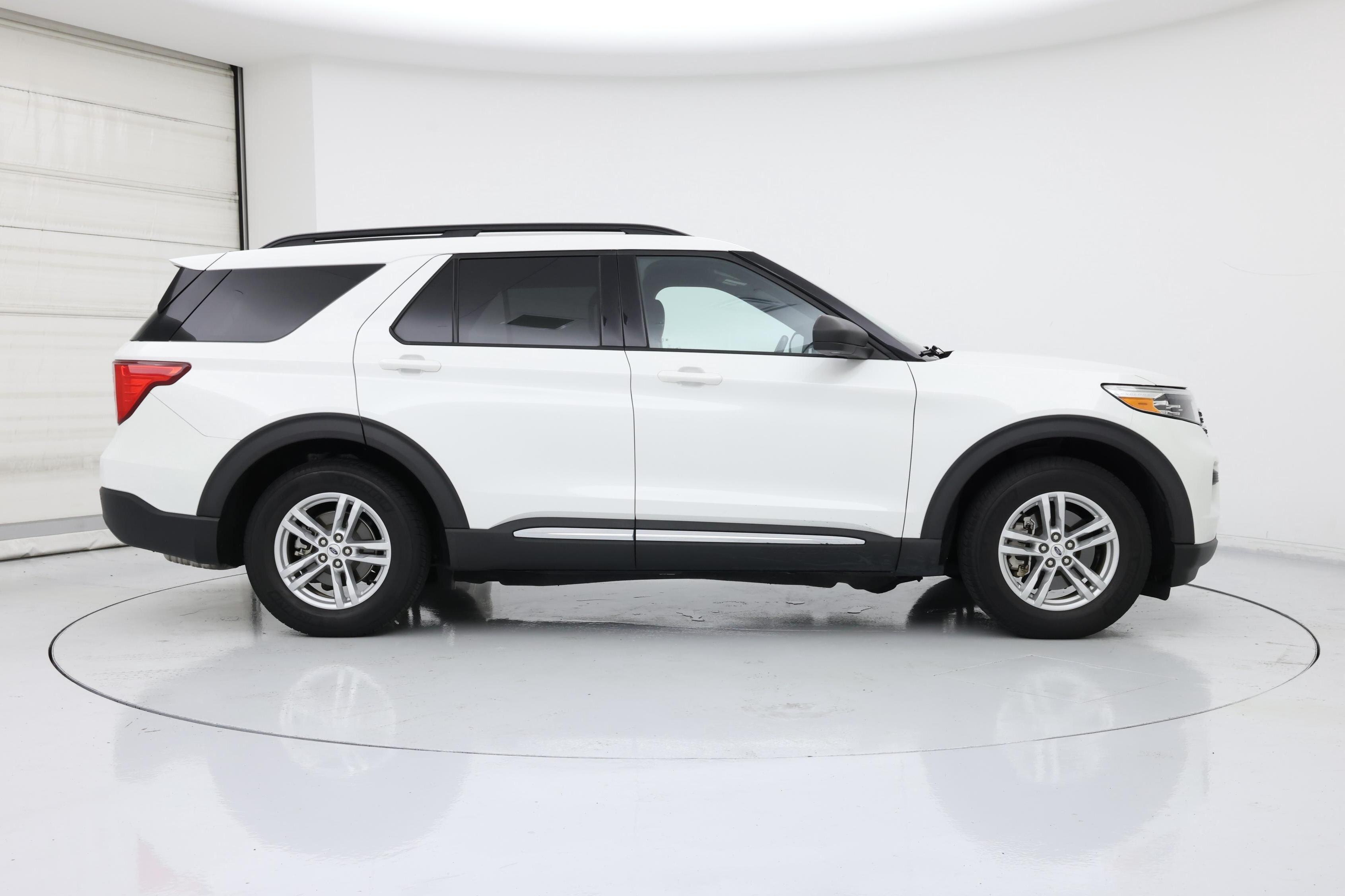 Thumbnail: 2020 Ford Explorer - 7