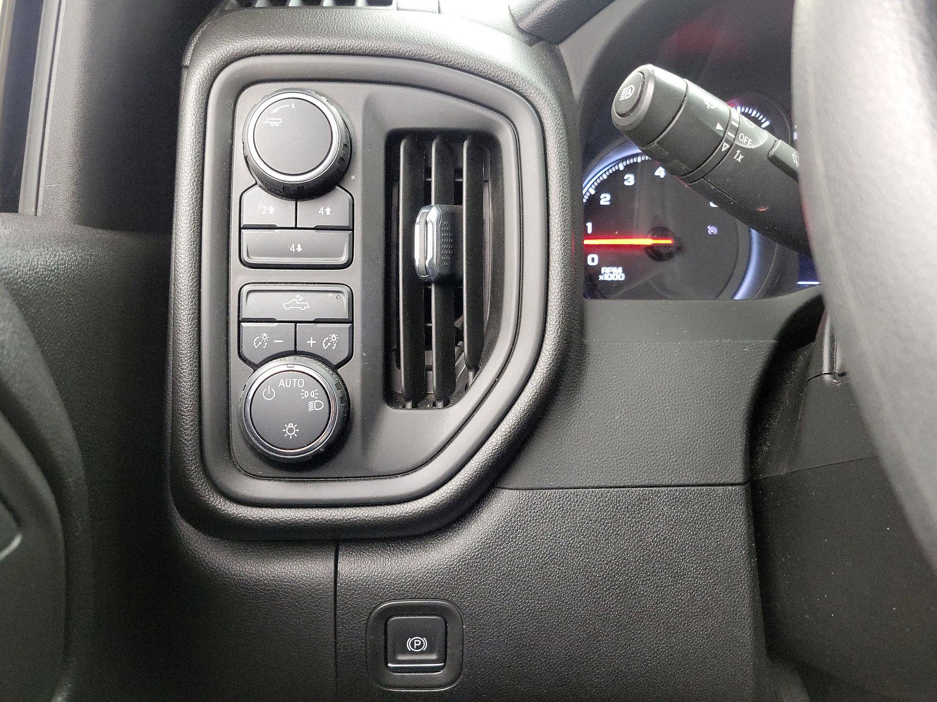 Thumbnail: 2024 Chevrolet Silverado 2500 - 13