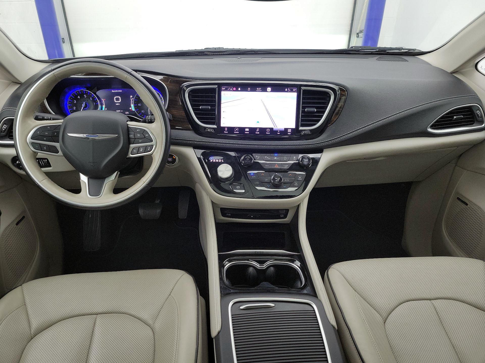 Thumbnail: 2021 Chrysler Pacifica - 9