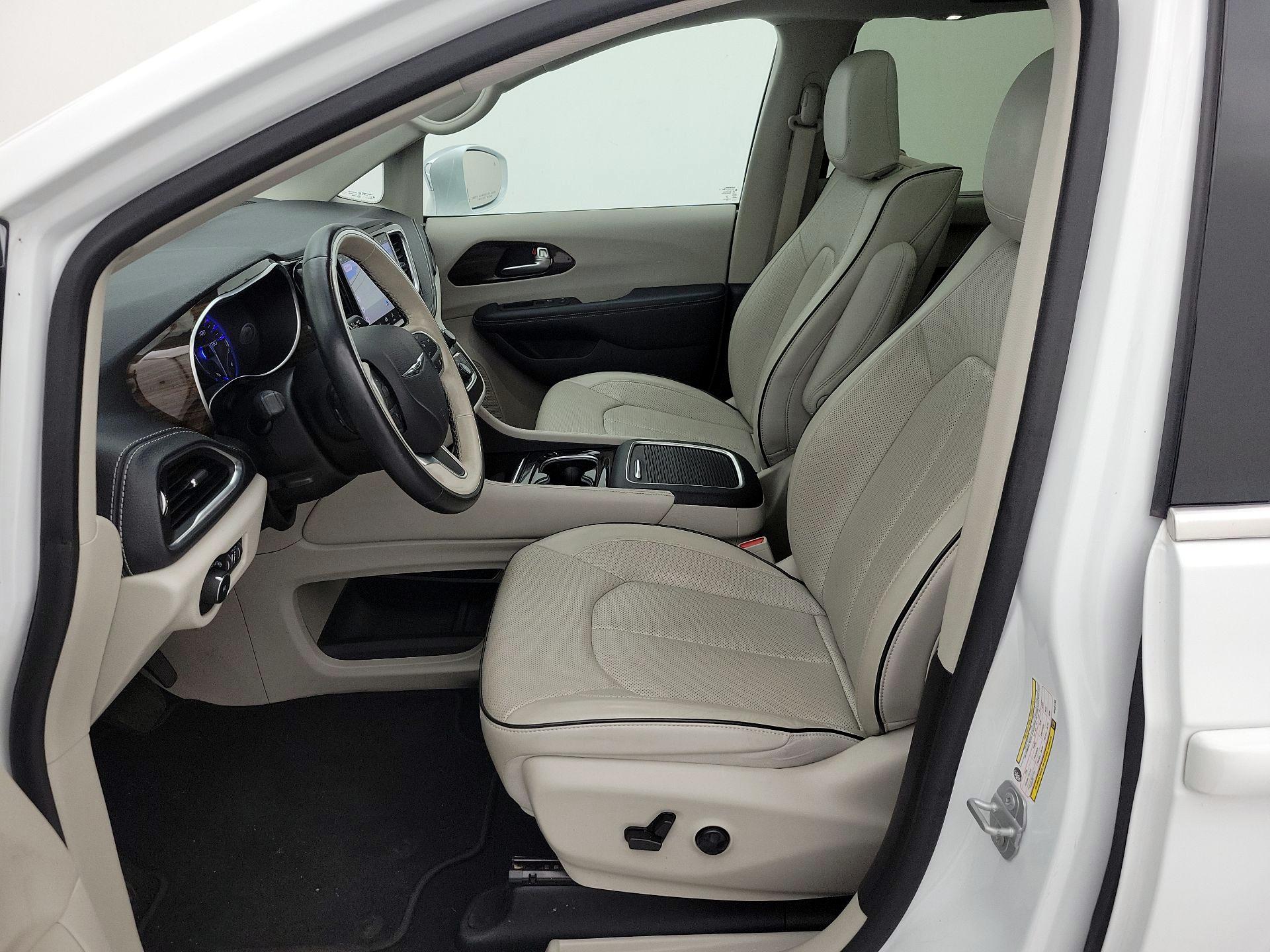 Thumbnail: 2021 Chrysler Pacifica - 11