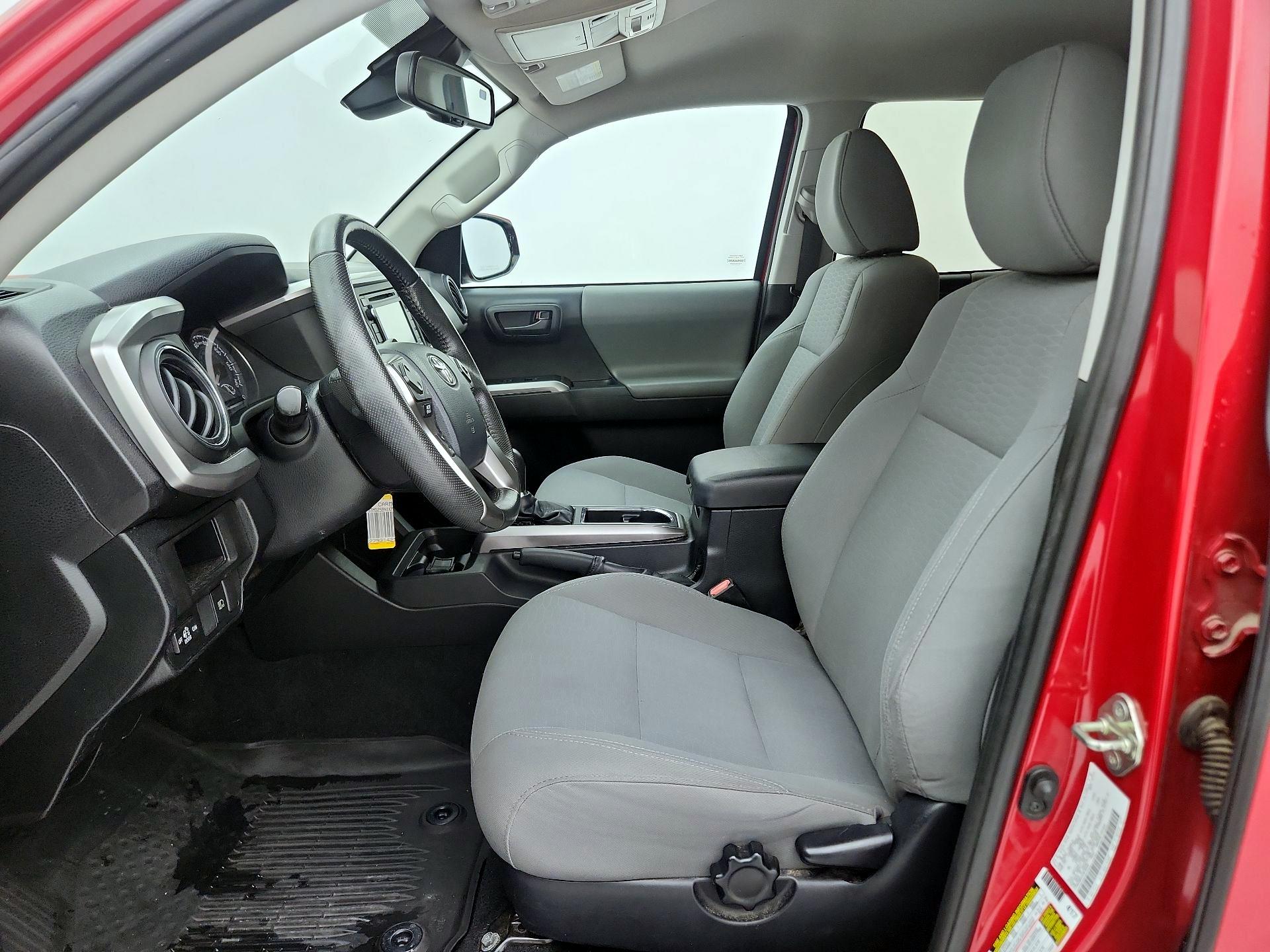 Thumbnail: 2019 Toyota Tacoma - 11