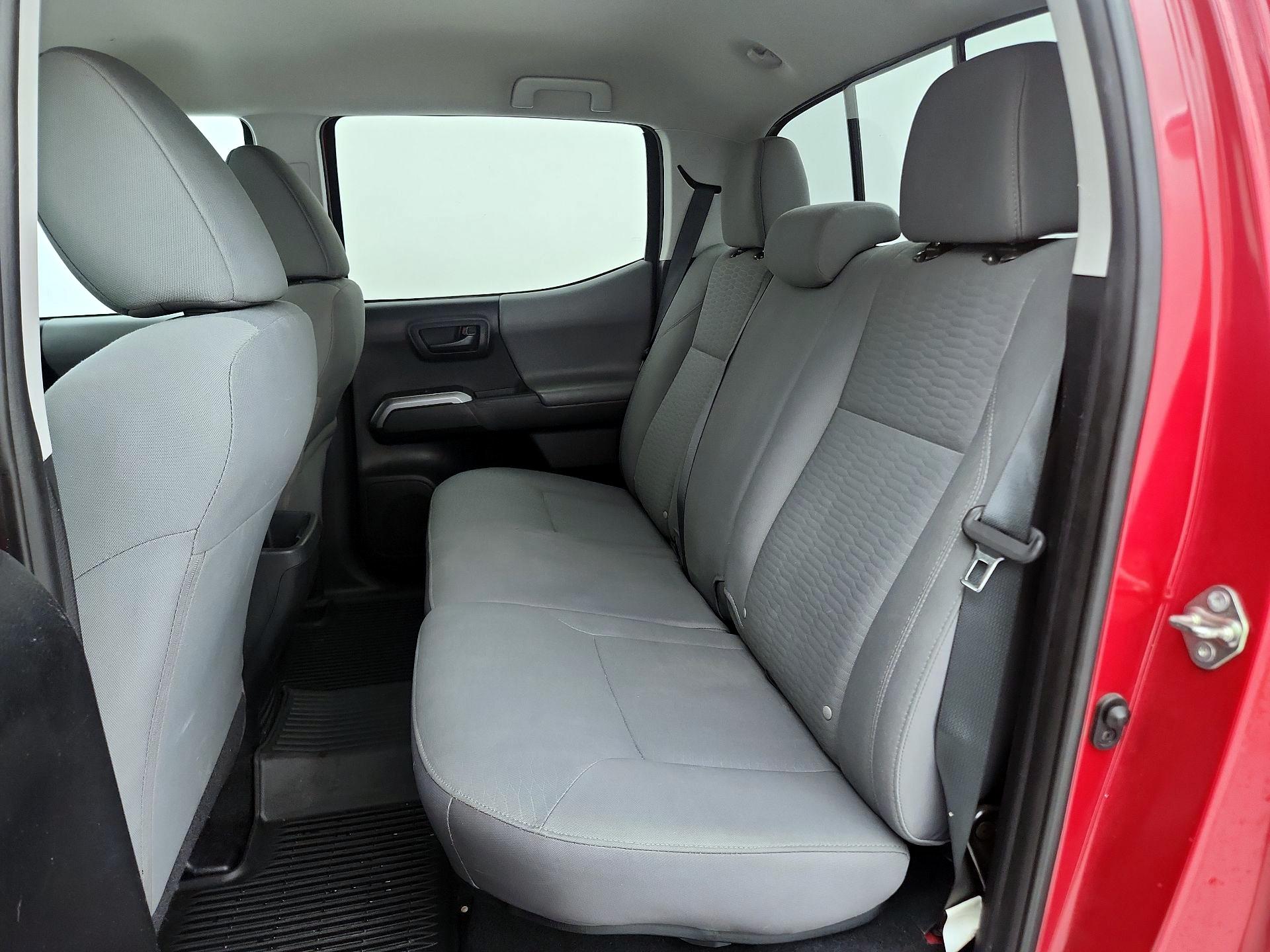 Thumbnail: 2019 Toyota Tacoma - 19