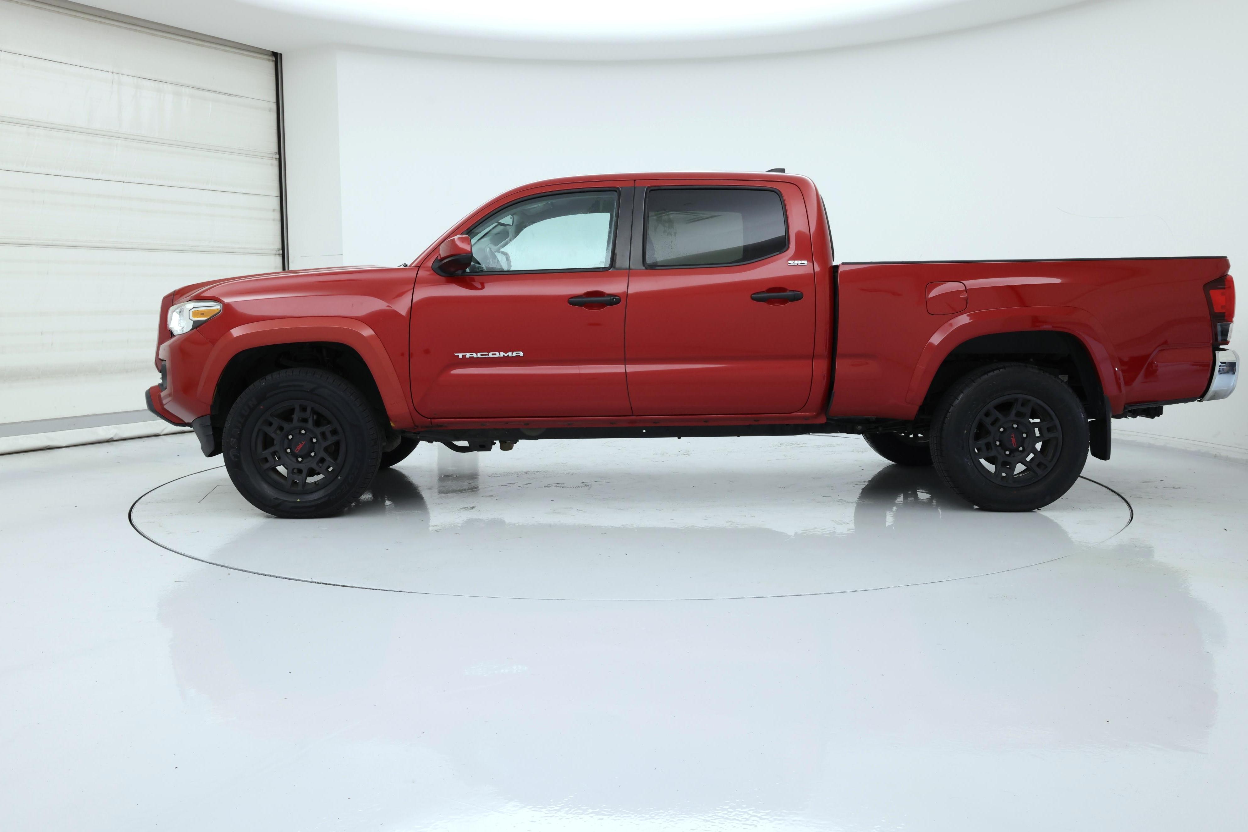 Thumbnail: 2019 Toyota Tacoma - 3