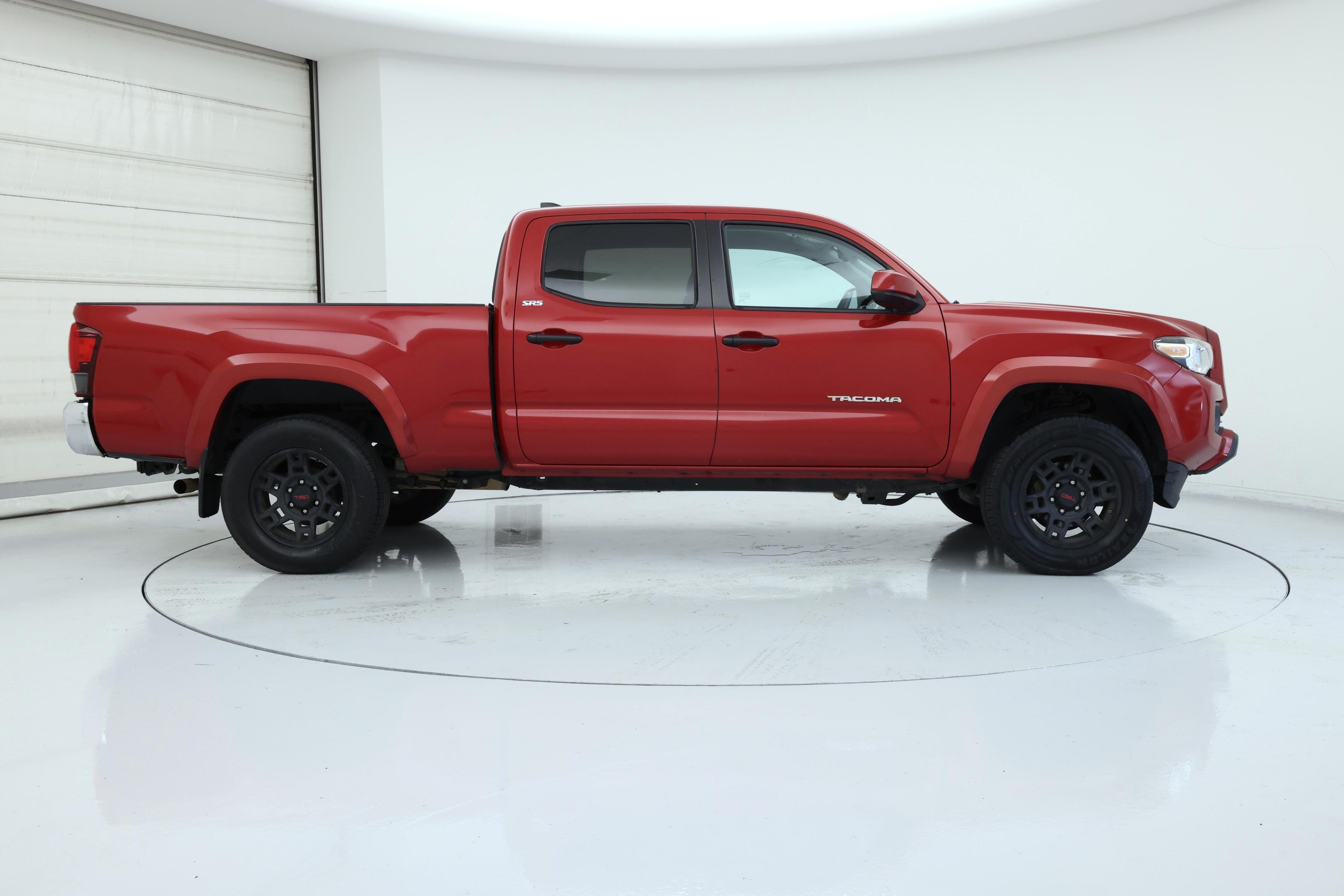 Thumbnail: 2019 Toyota Tacoma - 7