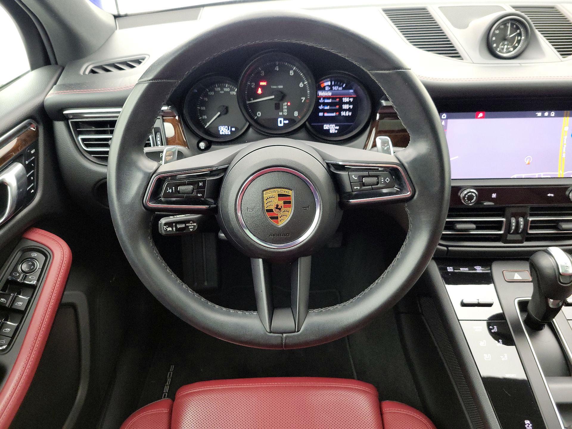 Thumbnail: 2023 Porsche Macan - 10