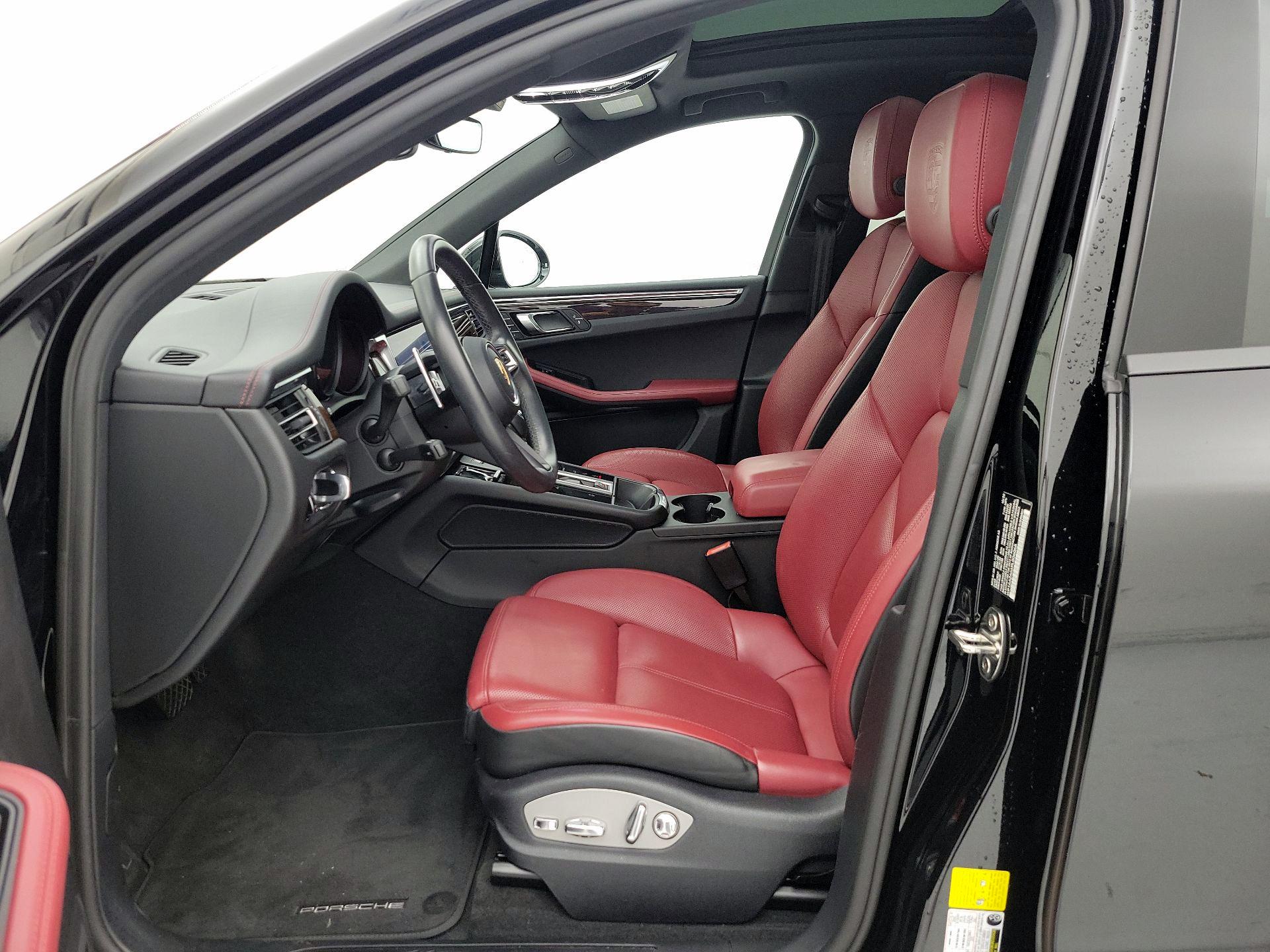 Thumbnail: 2023 Porsche Macan - 11