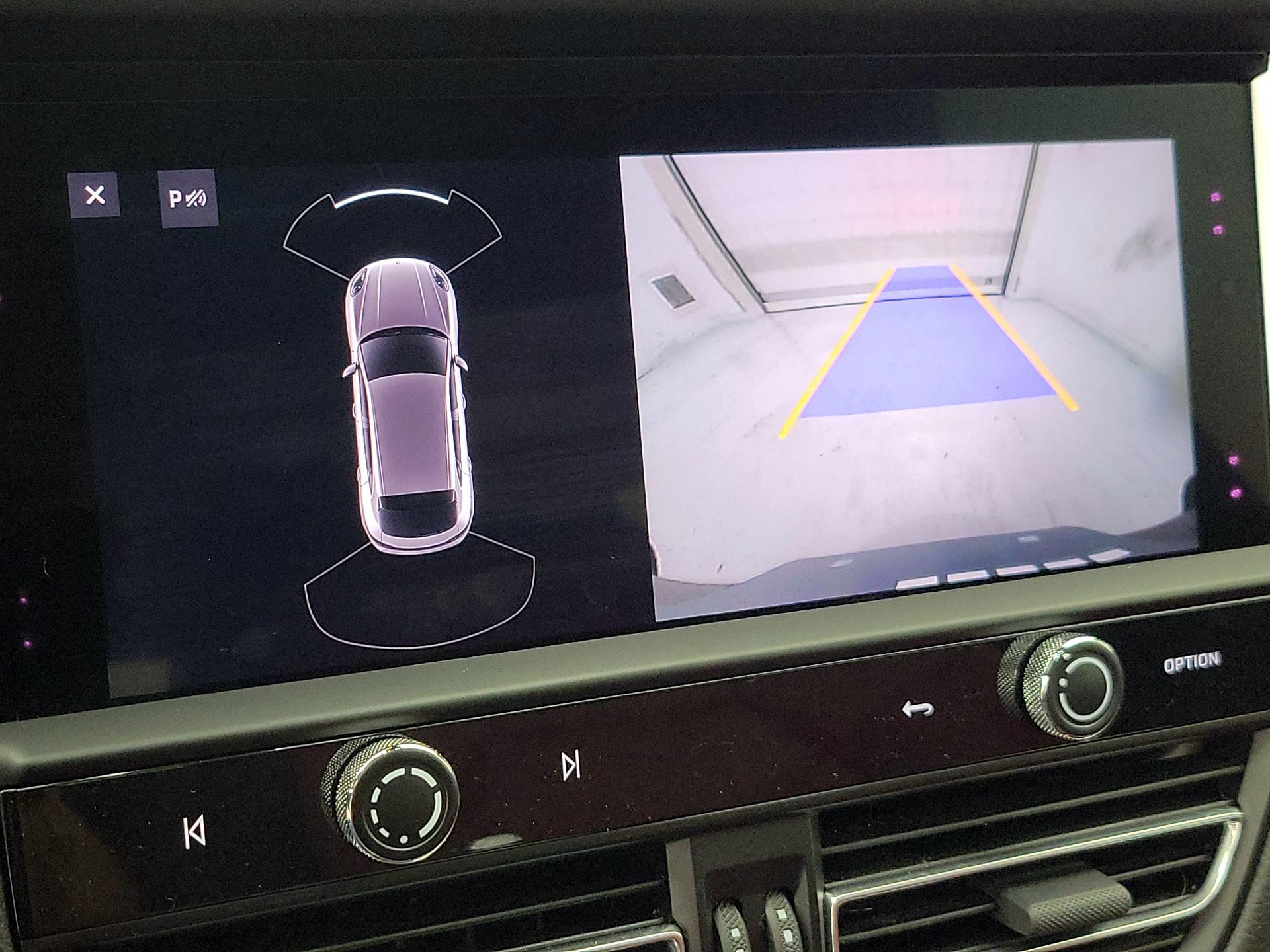 Thumbnail: 2023 Porsche Macan - 15