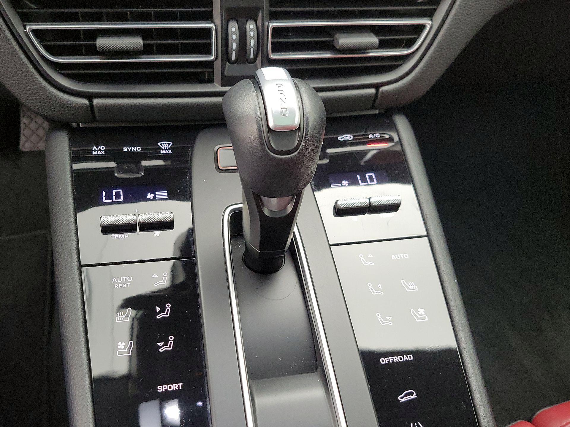 Thumbnail: 2023 Porsche Macan - 18