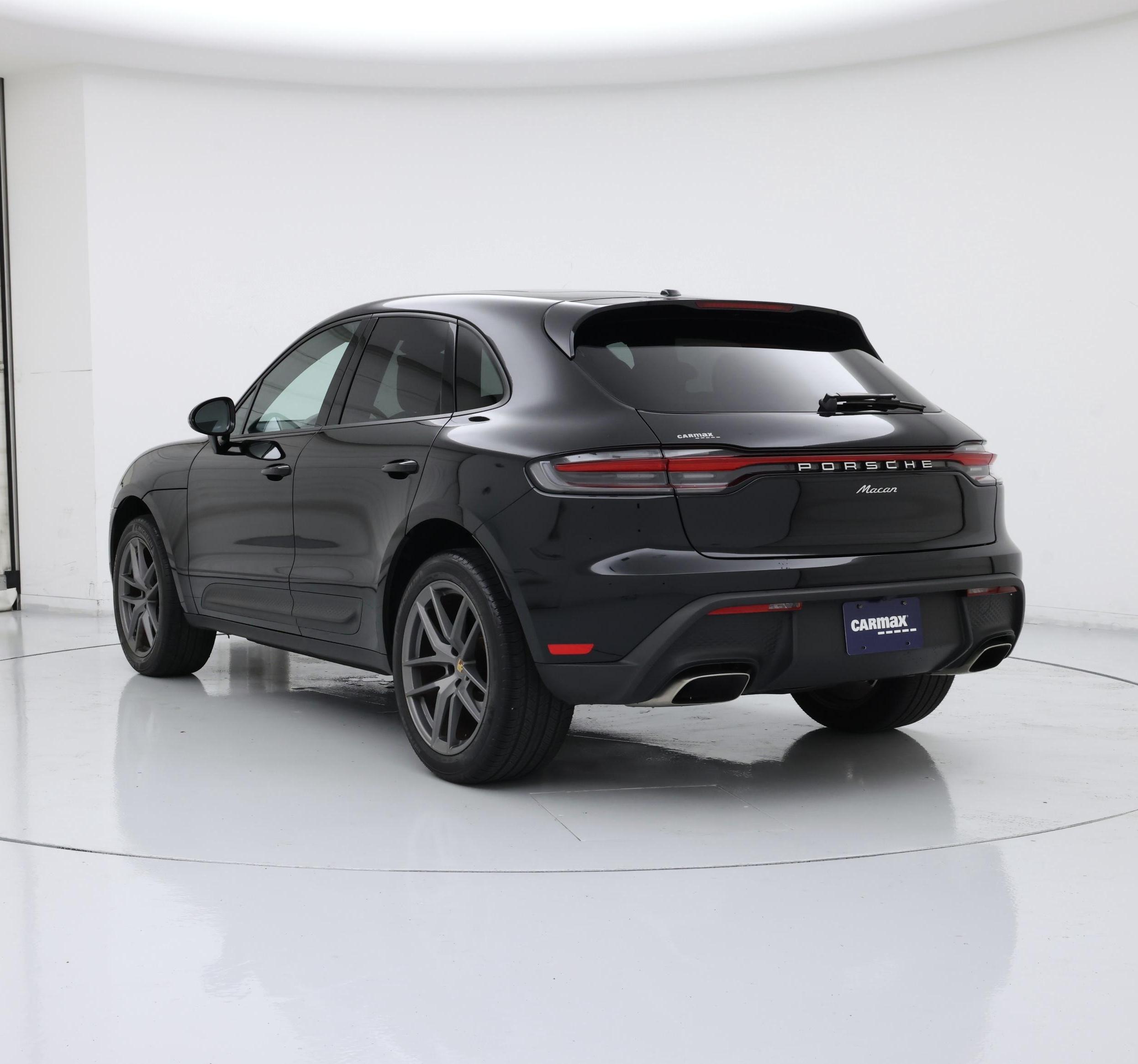 Thumbnail: 2023 Porsche Macan - 2