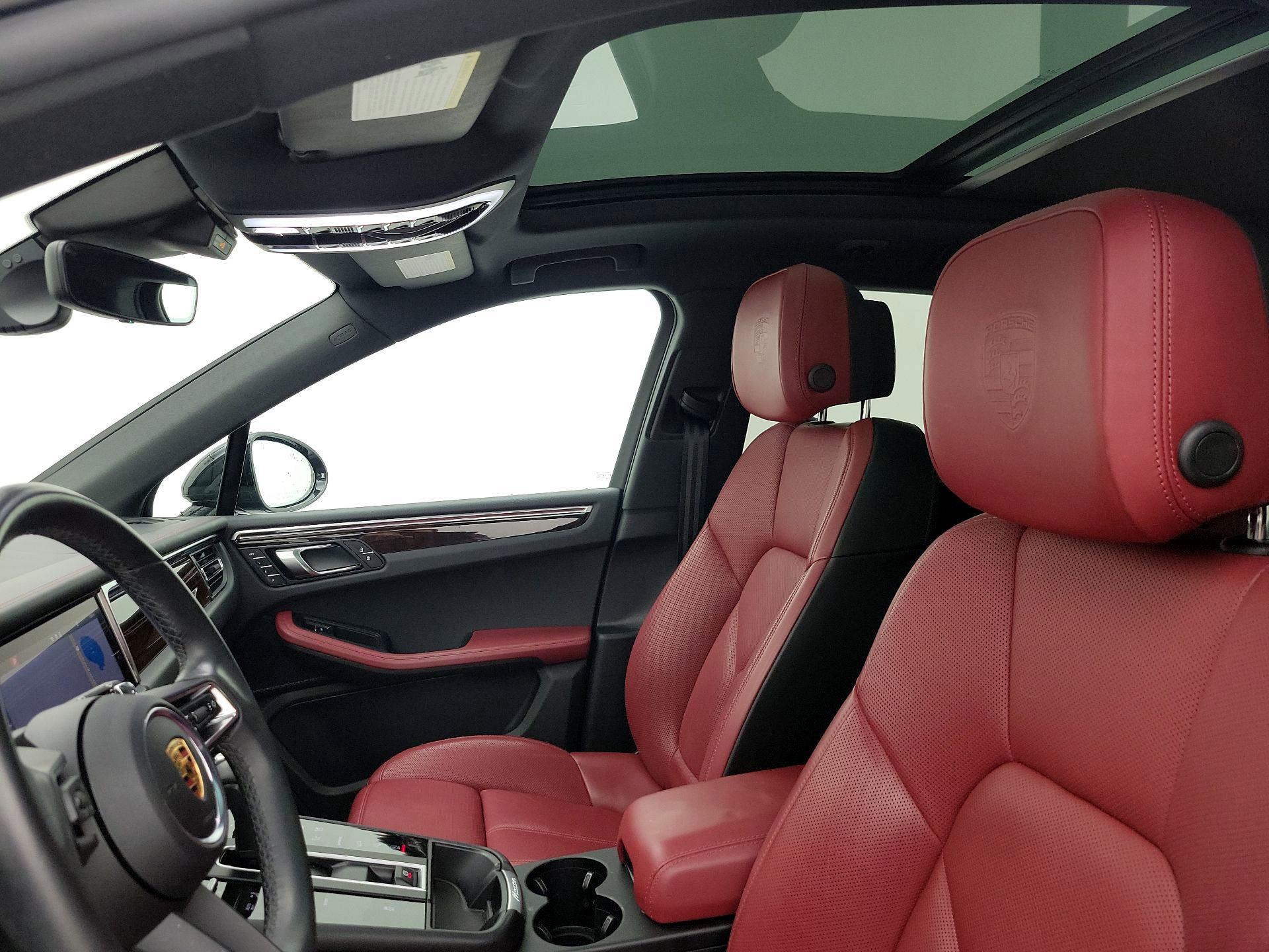 Thumbnail: 2023 Porsche Macan - 20