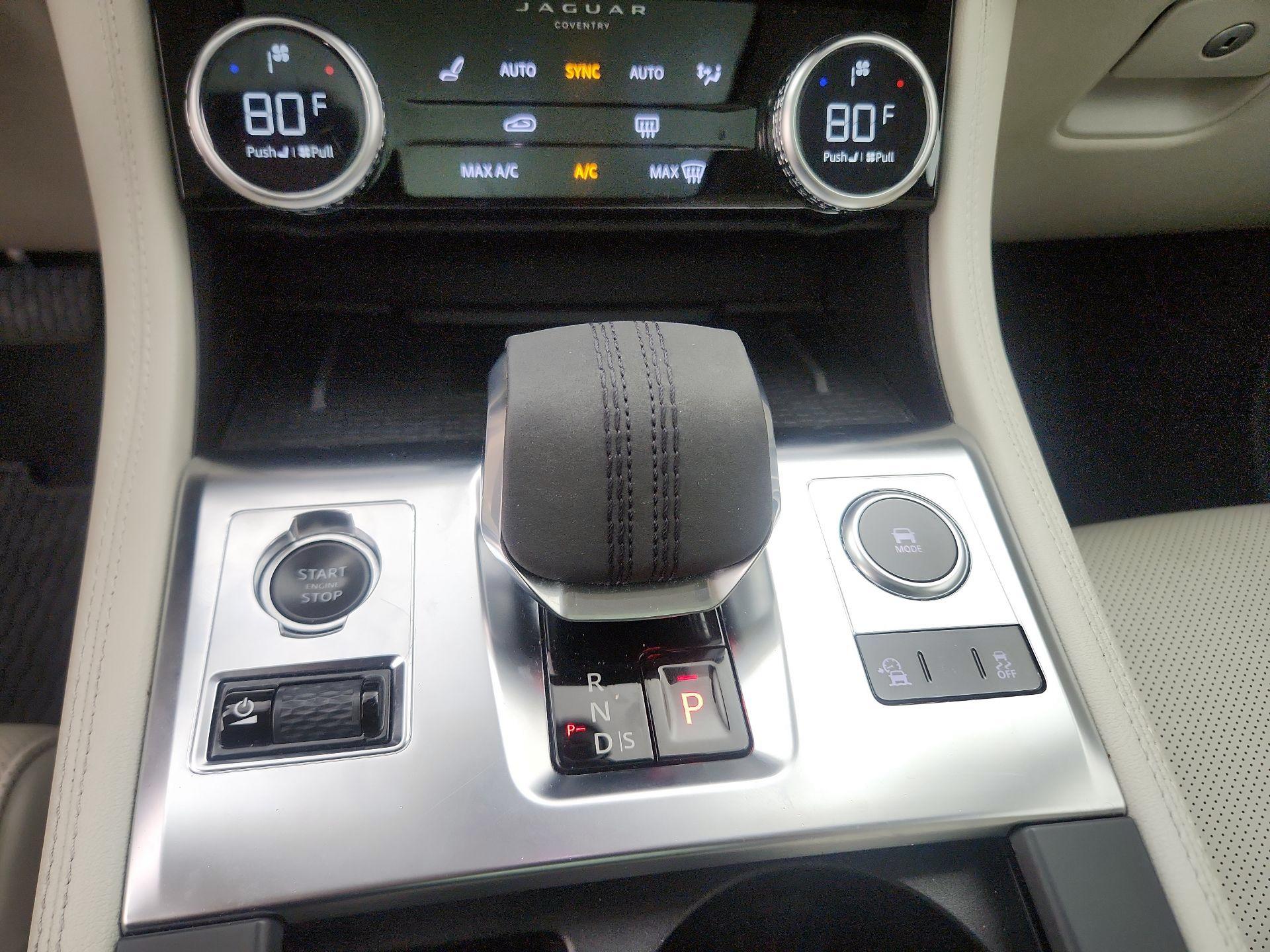 Thumbnail: 2022 Jaguar F-Pace - 18