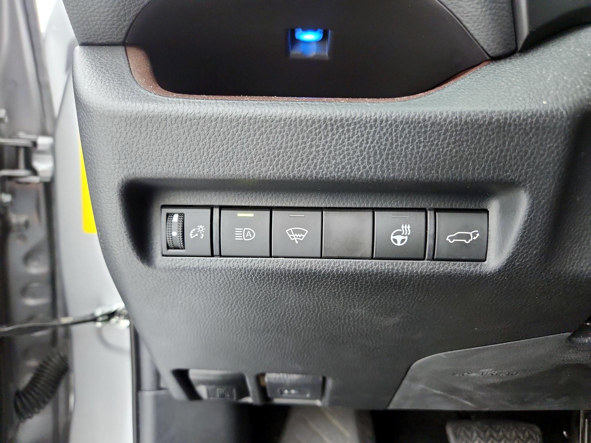 Thumbnail: 2021 Toyota RAV4 - 13