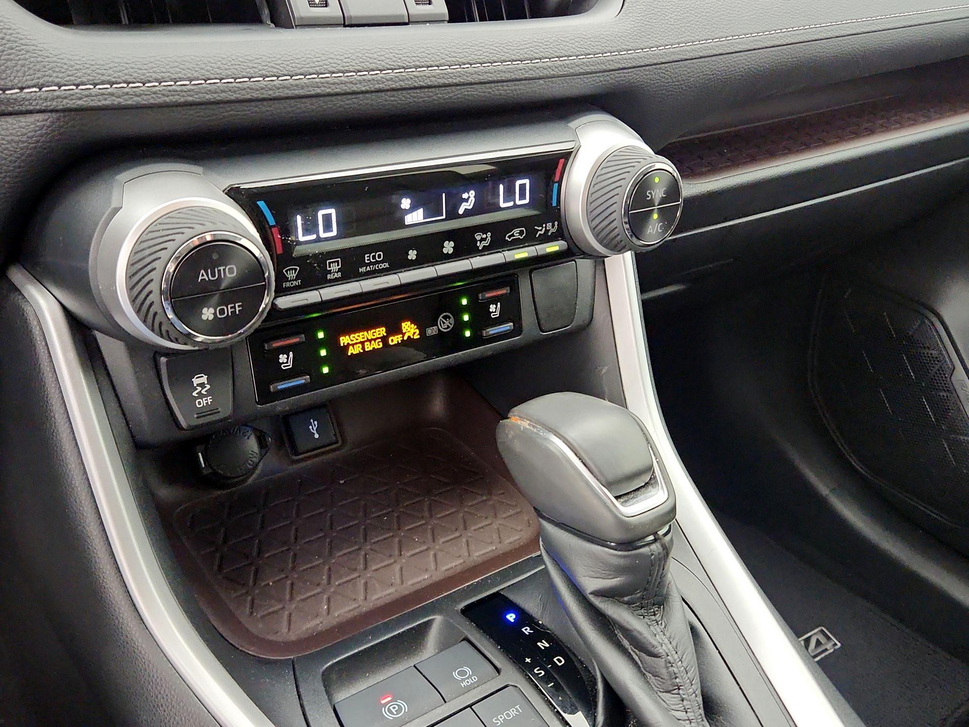 Thumbnail: 2021 Toyota RAV4 - 16