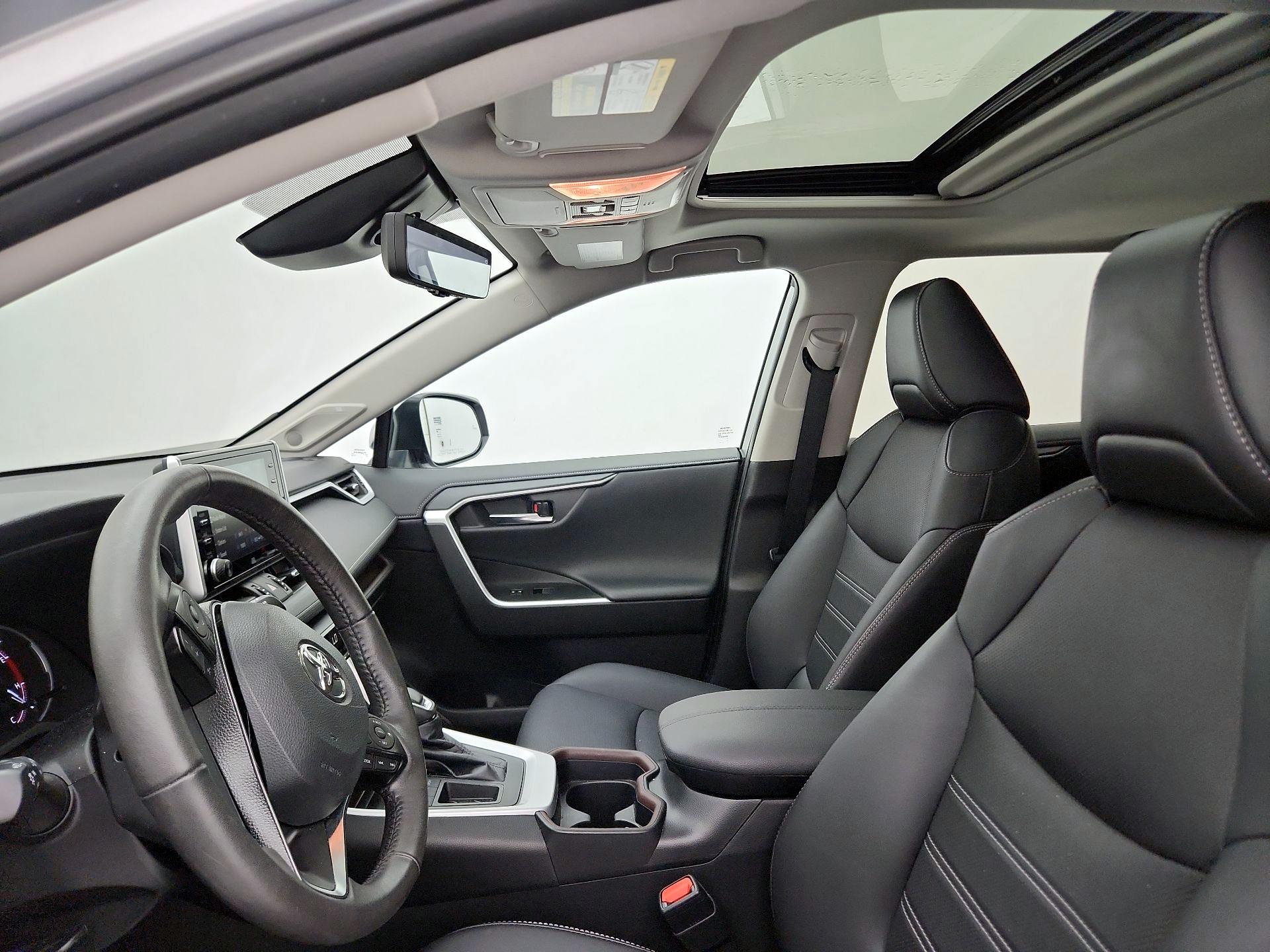 Thumbnail: 2021 Toyota RAV4 - 19