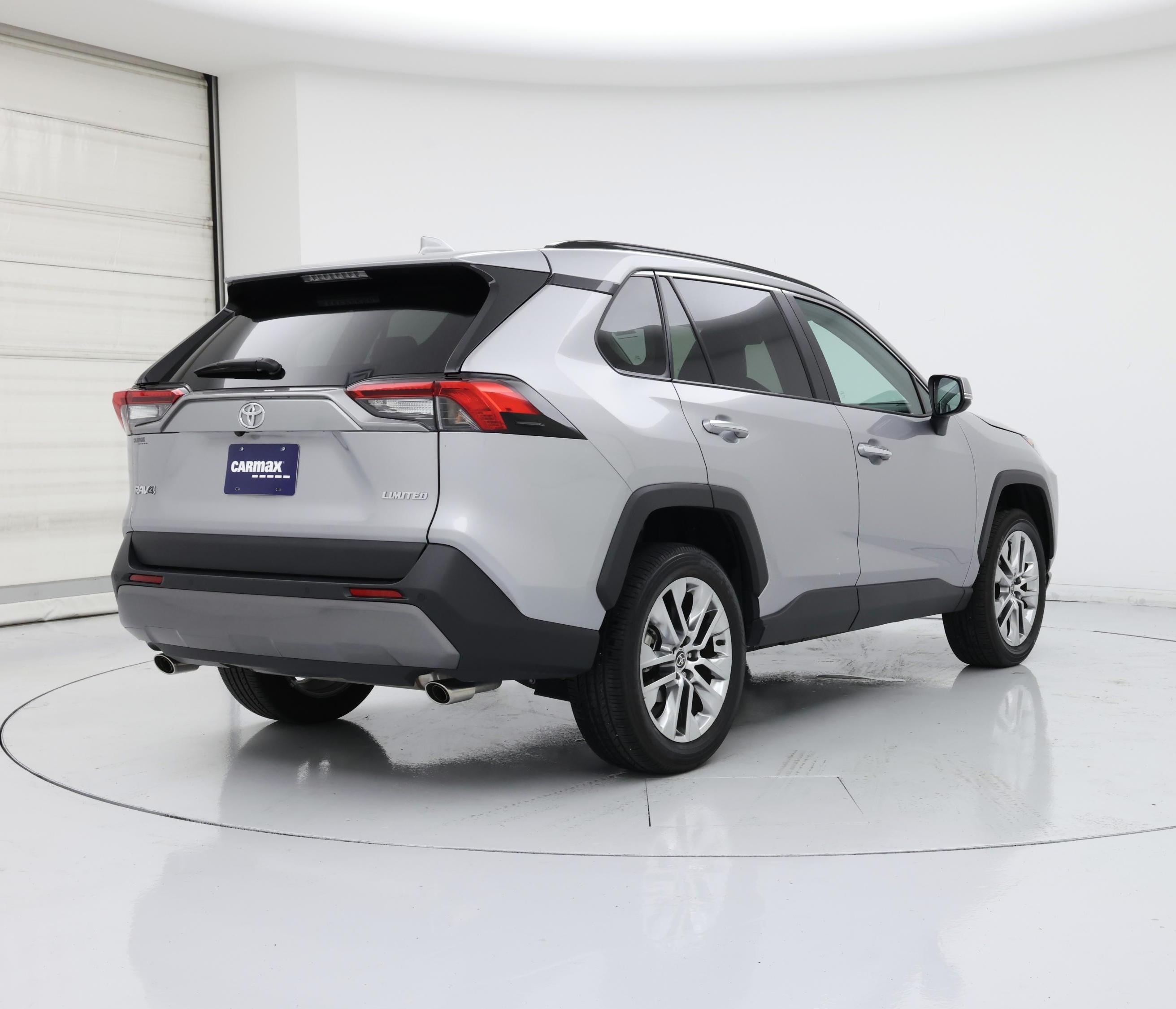 Thumbnail: 2021 Toyota RAV4 - 8
