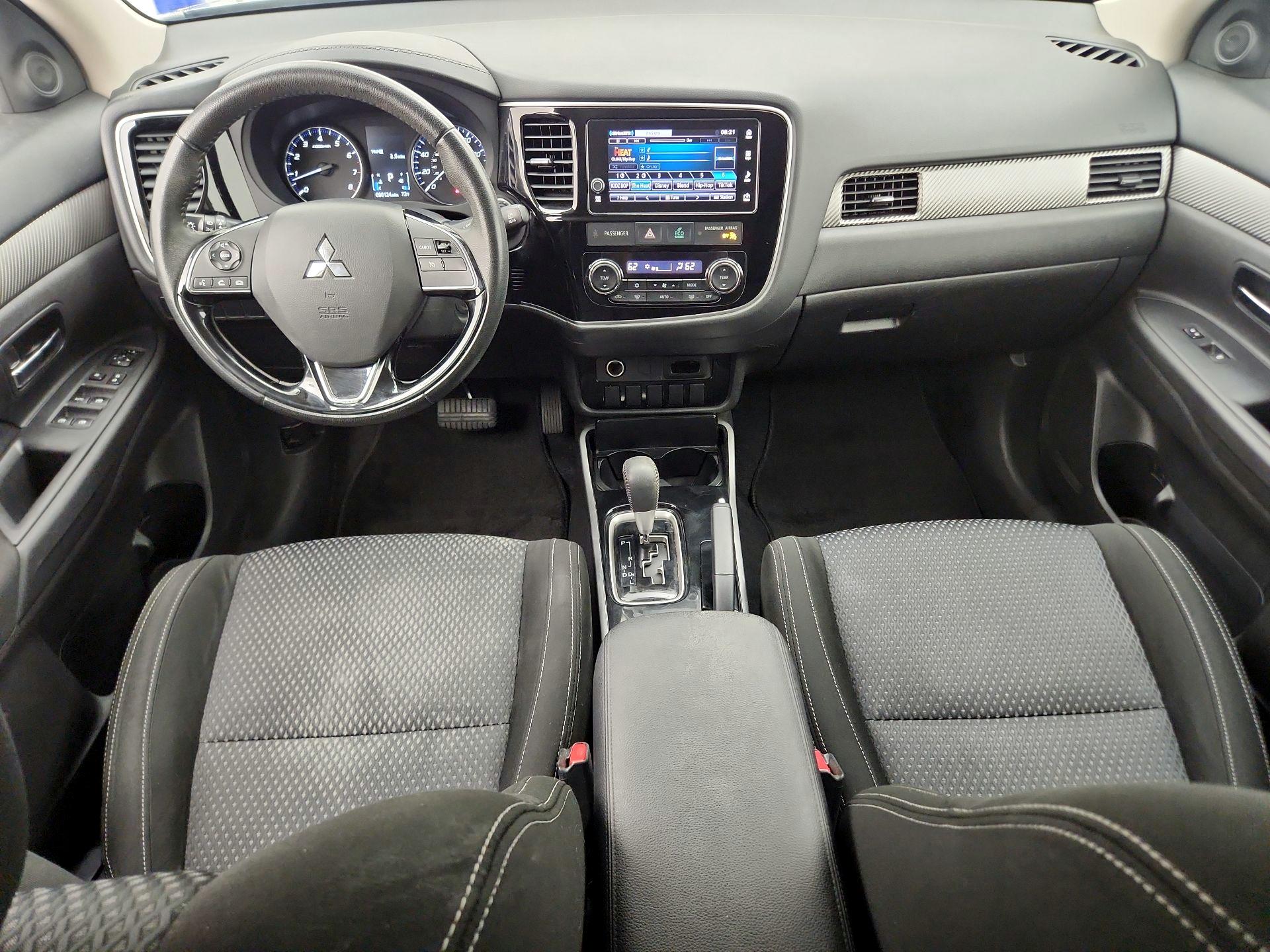 Thumbnail: 2018 Mitsubishi Outlander - 9