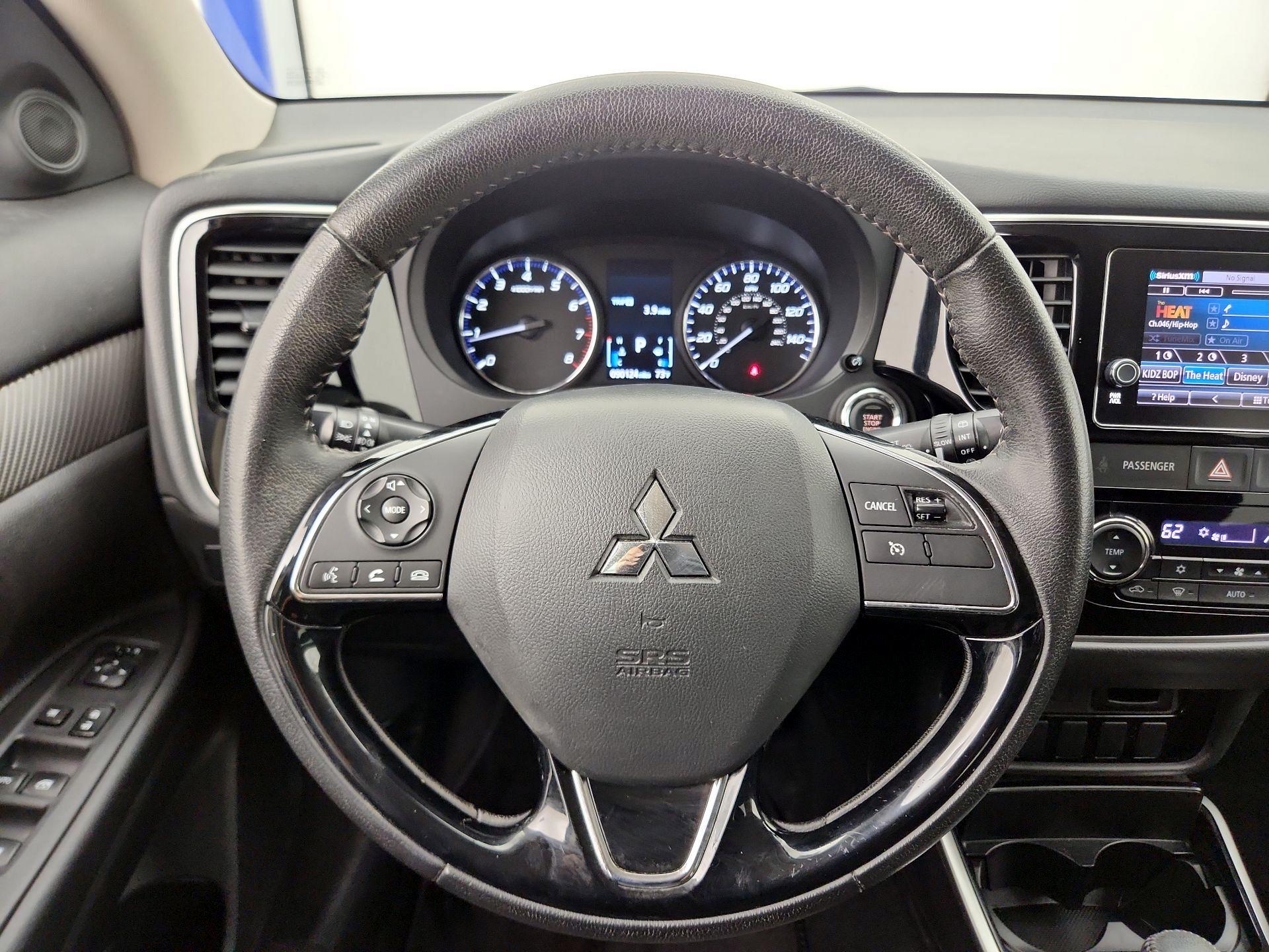 Thumbnail: 2018 Mitsubishi Outlander - 10