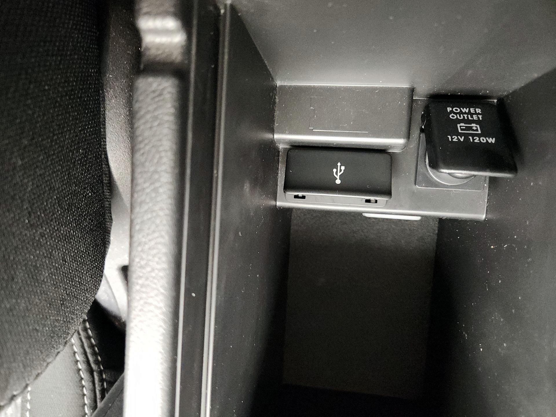 Thumbnail: 2018 Mitsubishi Outlander - 18