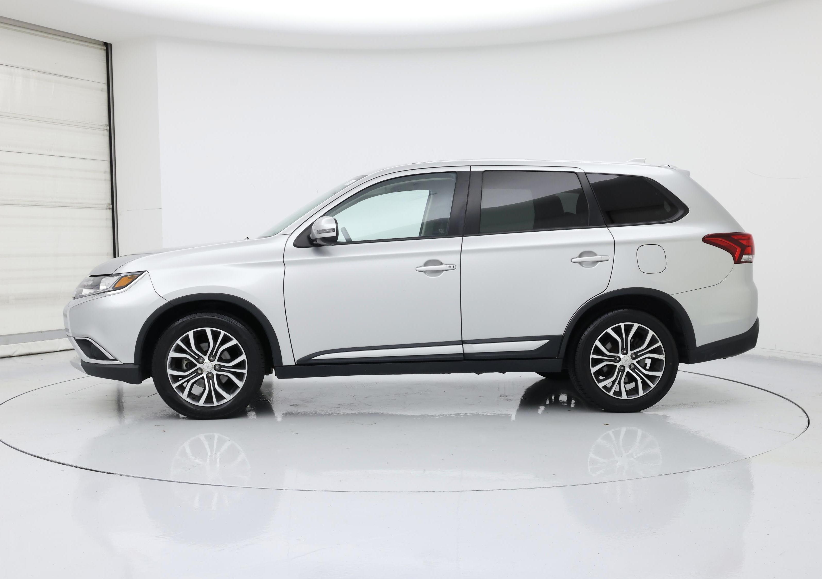 Thumbnail: 2018 Mitsubishi Outlander - 3