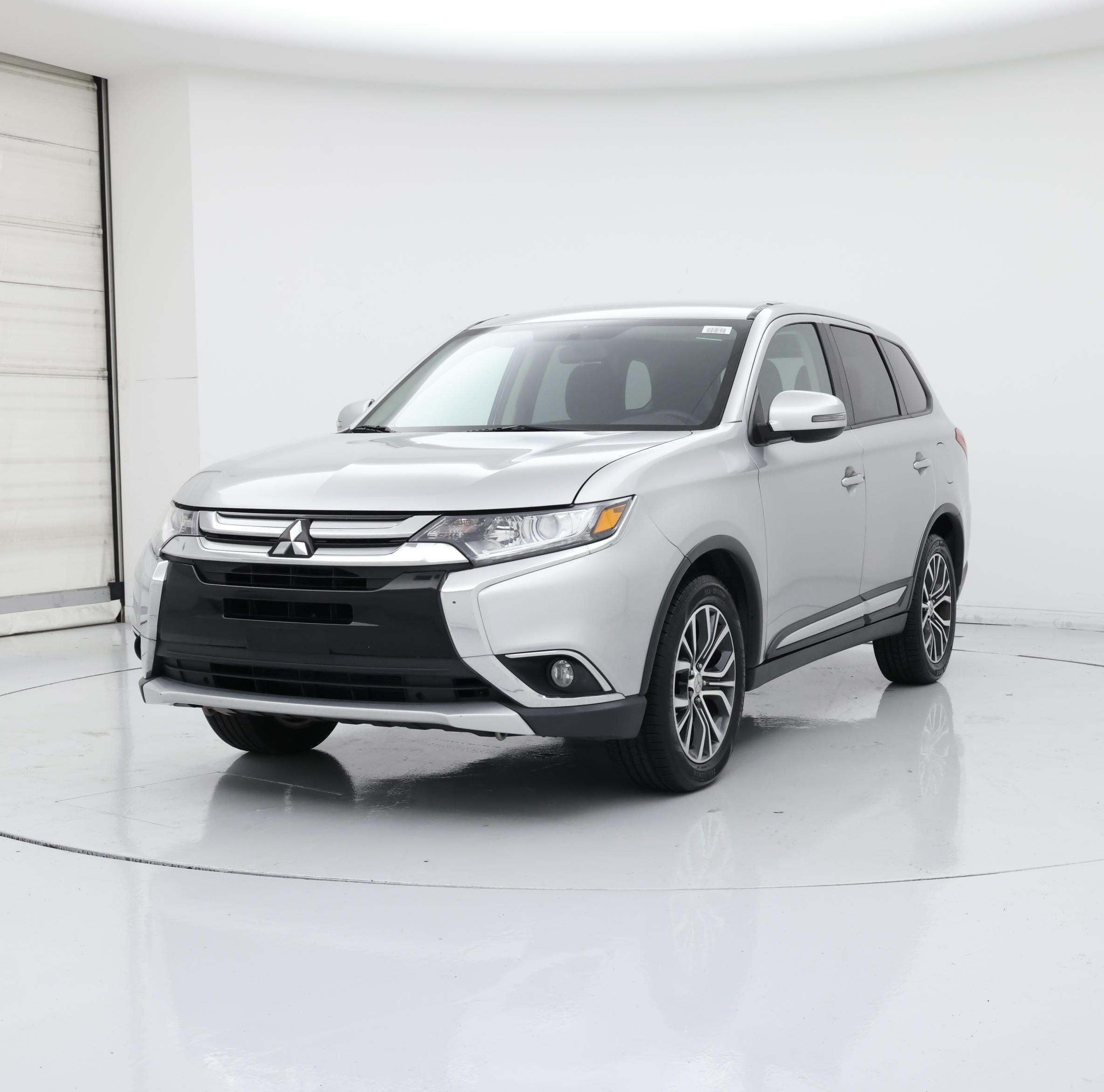 Thumbnail: 2018 Mitsubishi Outlander - 4