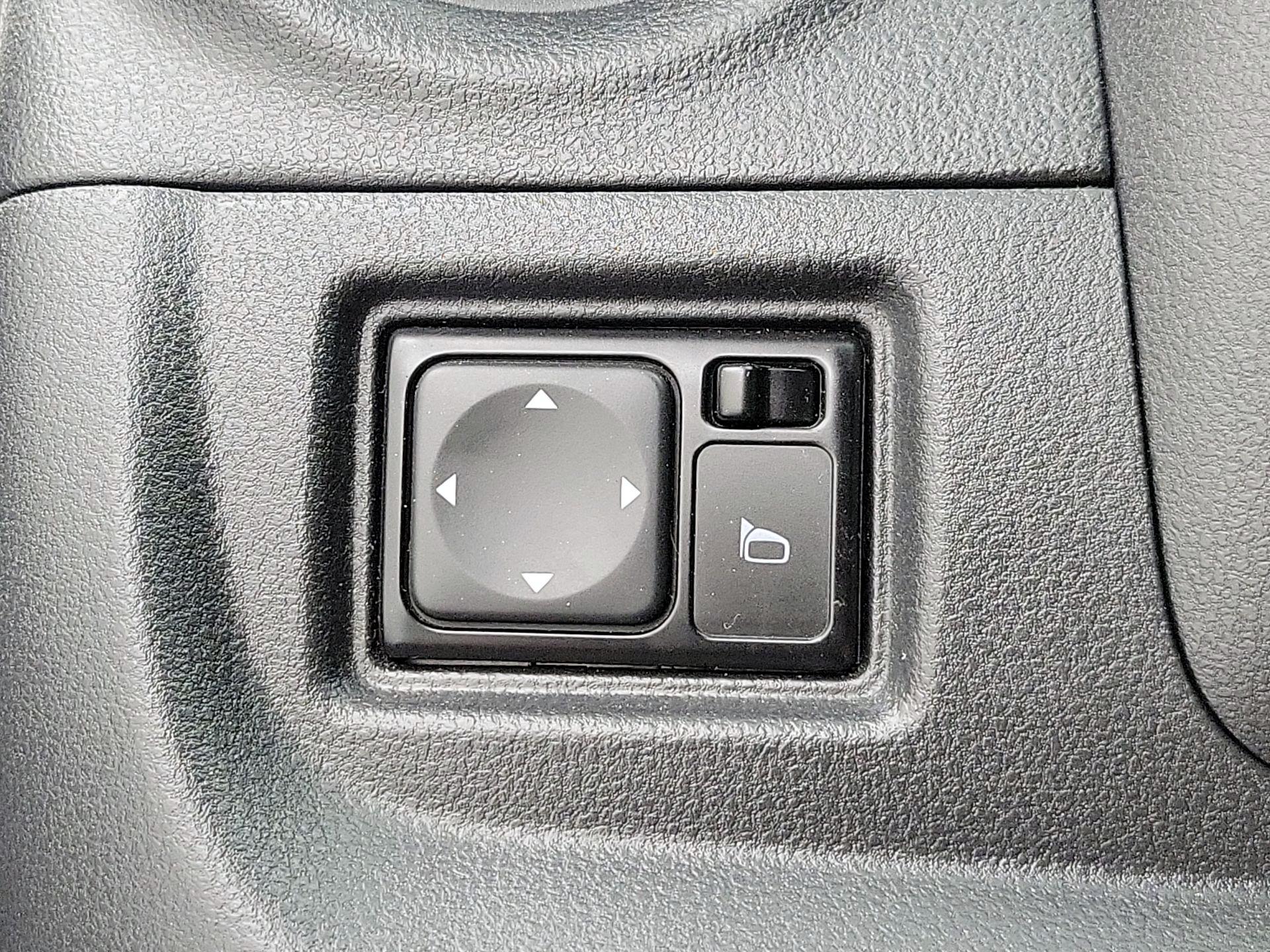 Thumbnail: 2017 Nissan Versa - 13