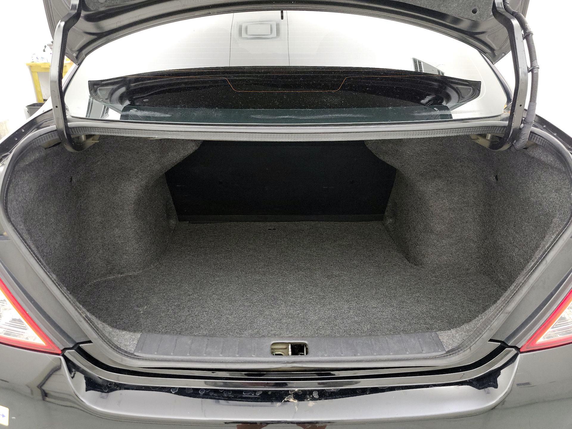 Thumbnail: 2017 Nissan Versa - 18