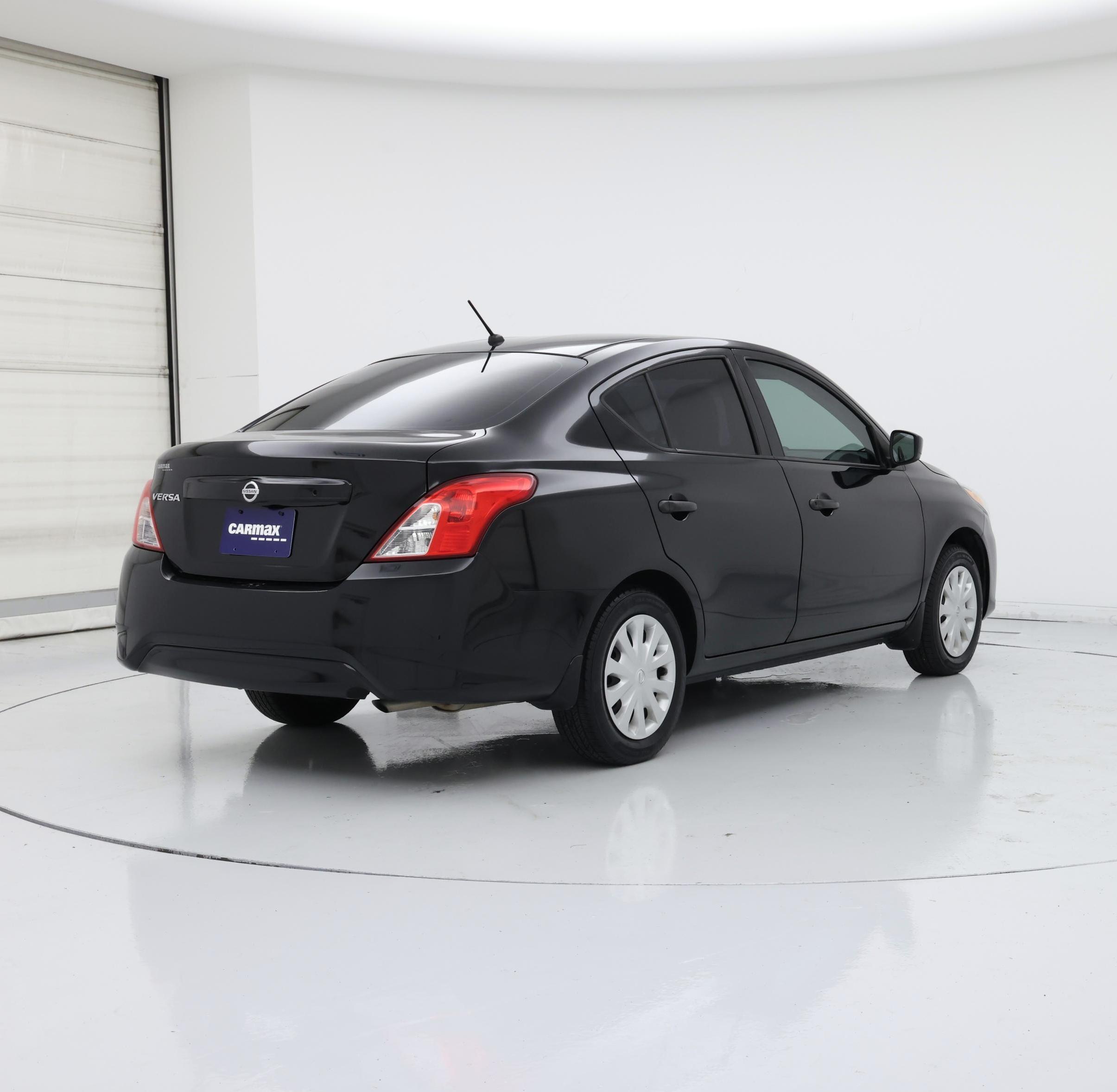Thumbnail: 2017 Nissan Versa - 8