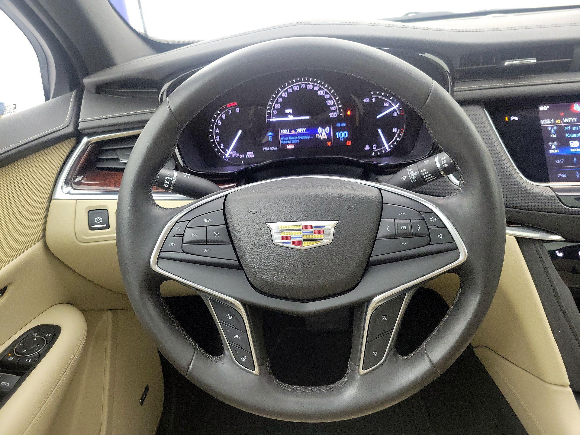 Thumbnail: 2017 Cadillac XT5 - 10