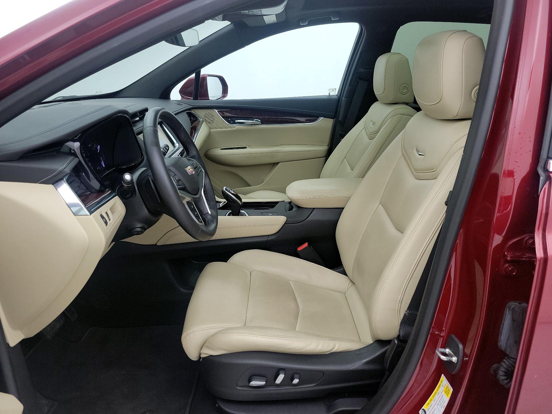 Thumbnail: 2017 Cadillac XT5 - 11