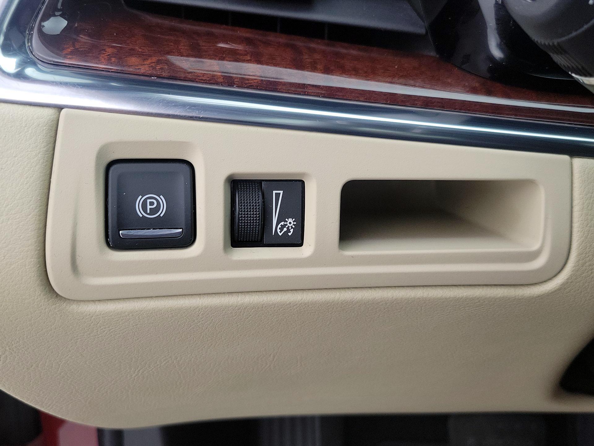 Thumbnail: 2017 Cadillac XT5 - 13