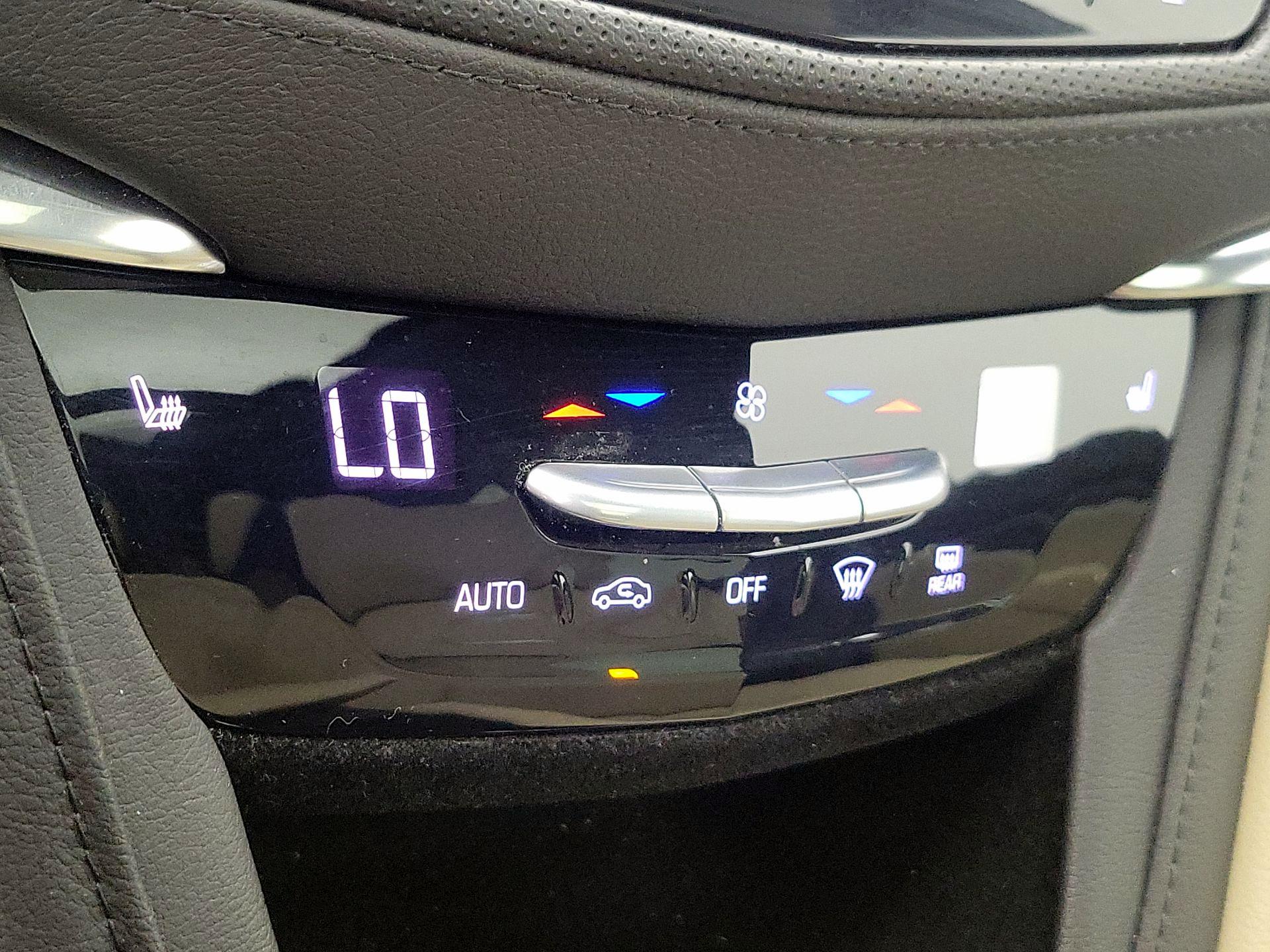 Thumbnail: 2017 Cadillac XT5 - 16