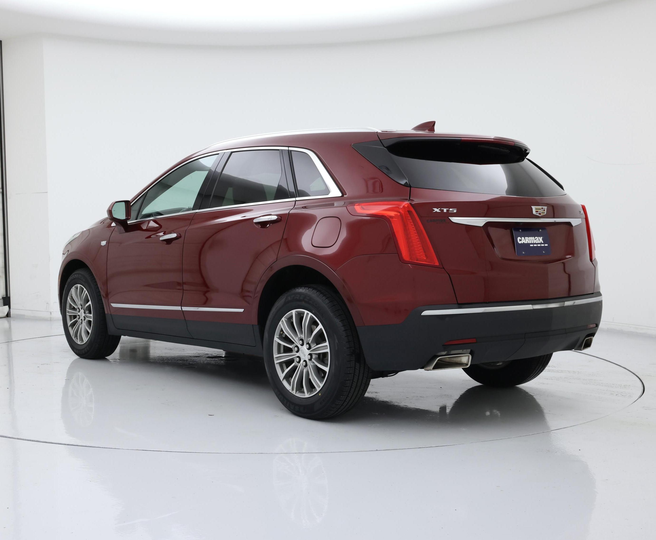 Thumbnail: 2017 Cadillac XT5 - 2