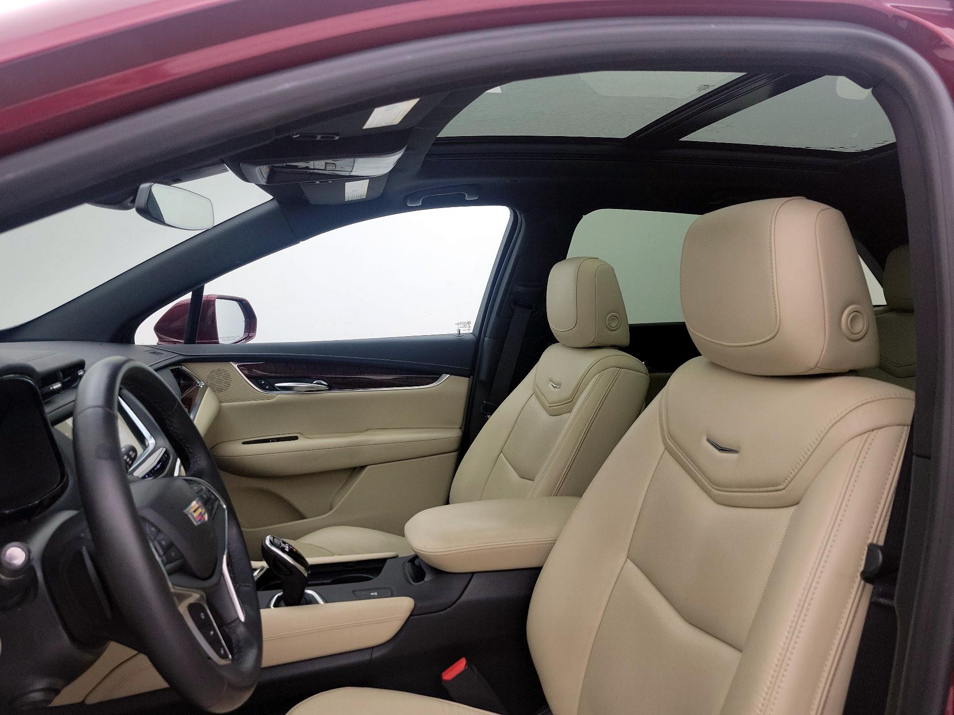 Thumbnail: 2017 Cadillac XT5 - 19