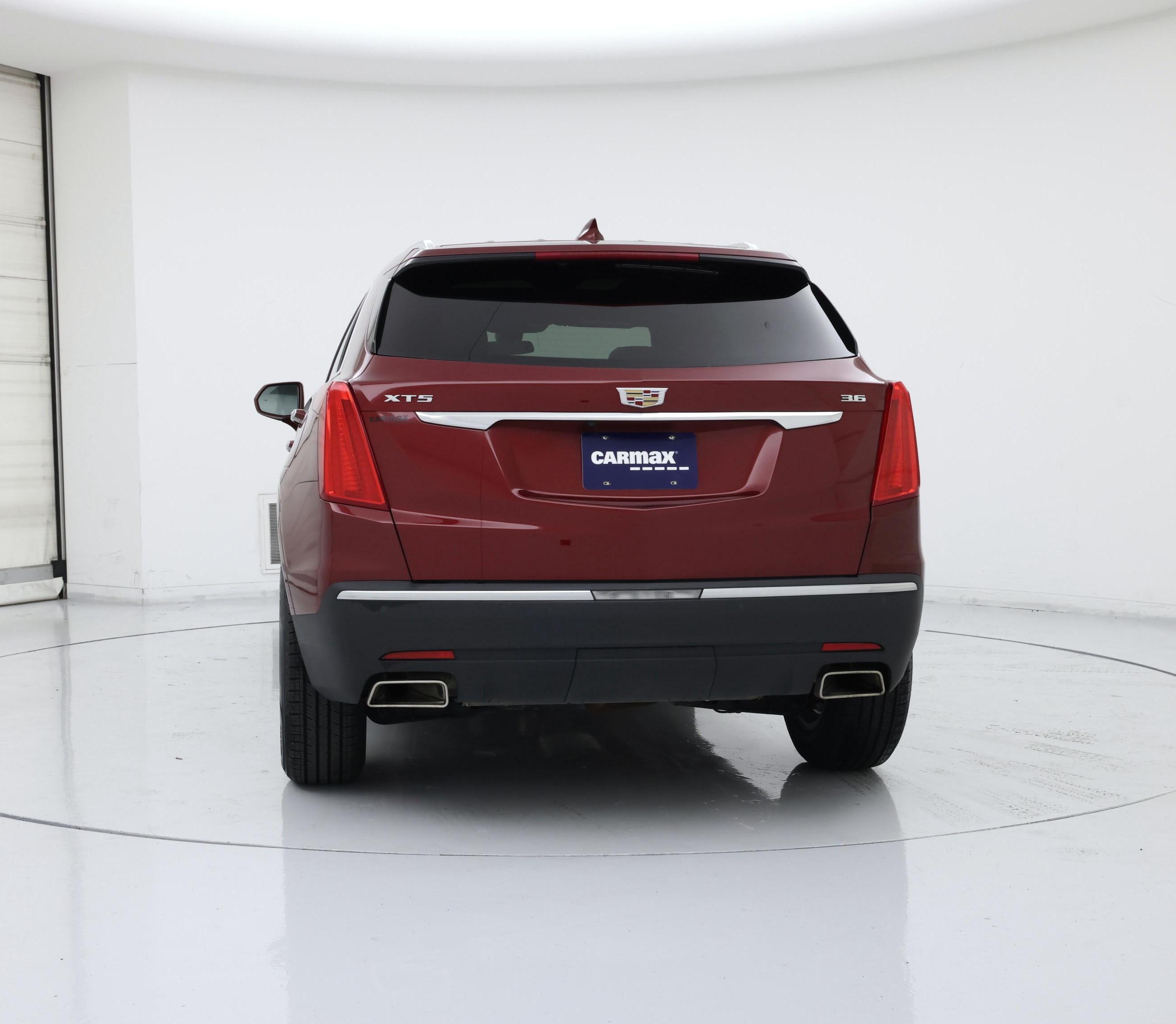 Thumbnail: 2017 Cadillac XT5 - 6