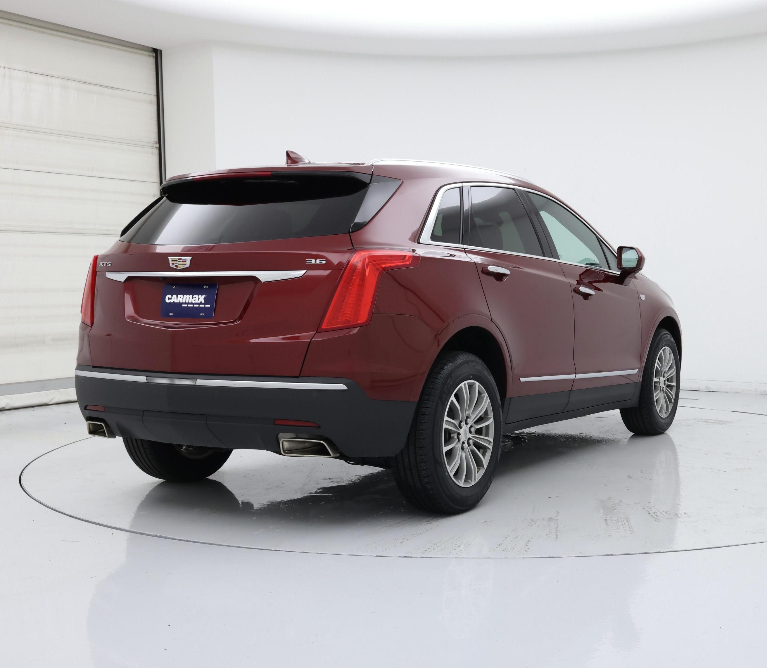 Thumbnail: 2017 Cadillac XT5 - 8