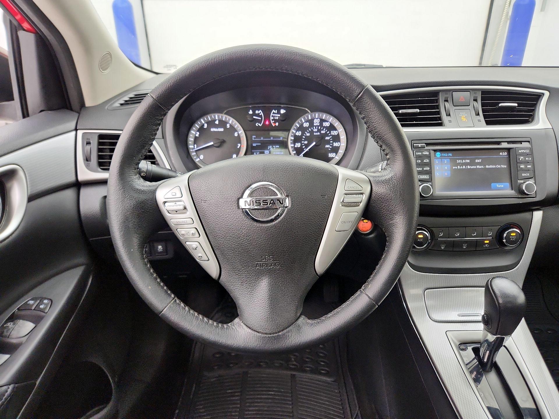 Thumbnail: 2015 Nissan Sentra - 10