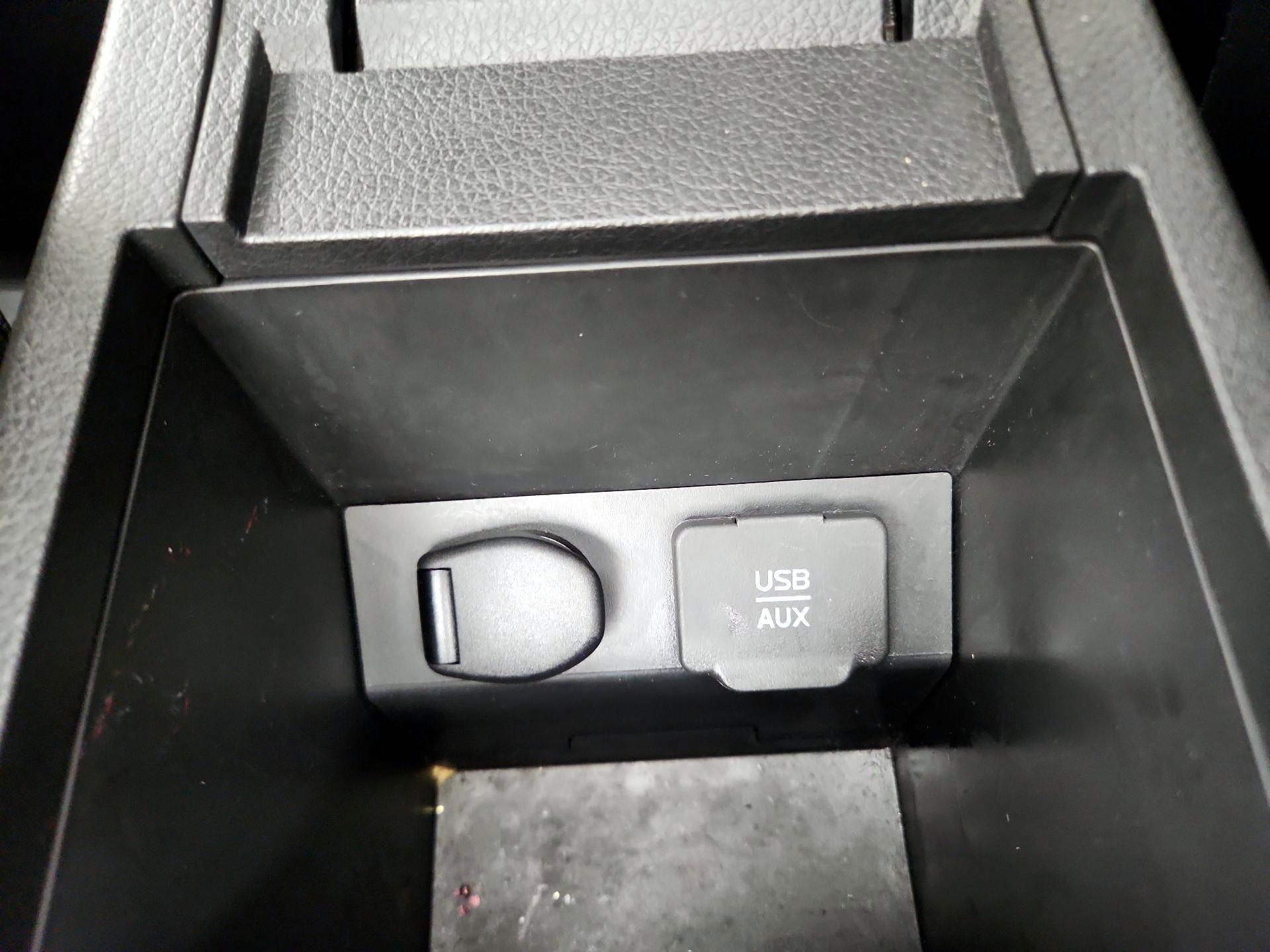 Thumbnail: 2015 Nissan Sentra - 19