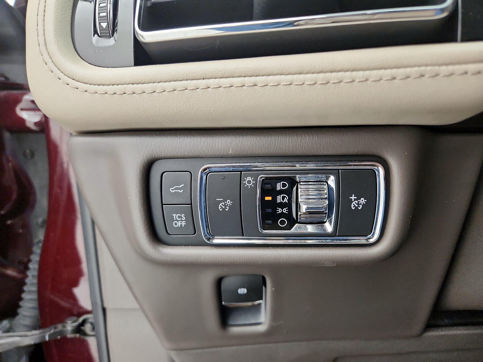 Thumbnail: 2022 Lincoln Nautilus - 13